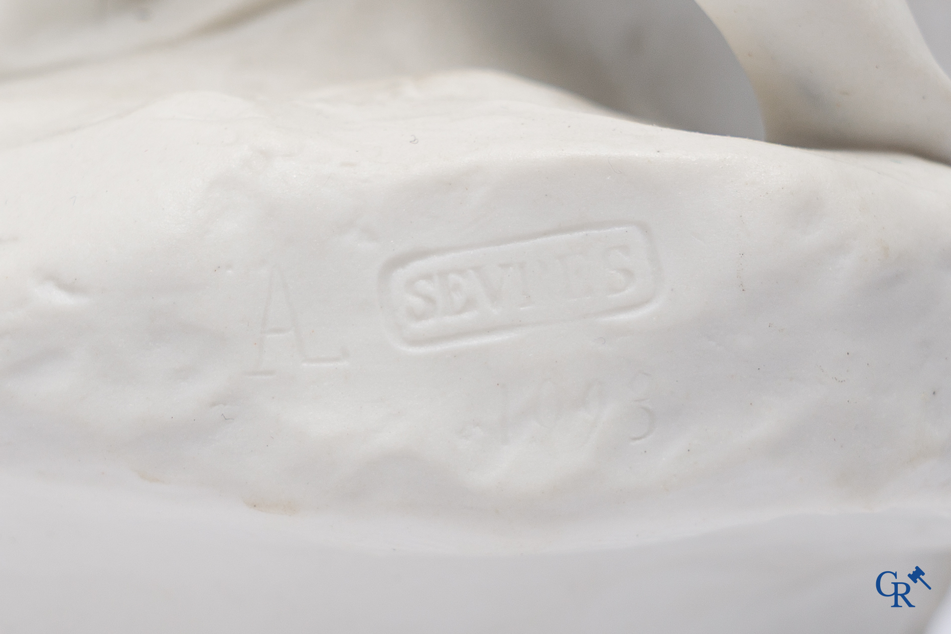 Jules Cheret (1836-1932) & Manufacture de Sèvres. Uitzonderlijk 3-delige Milieu de table, "Farandole d'amours".