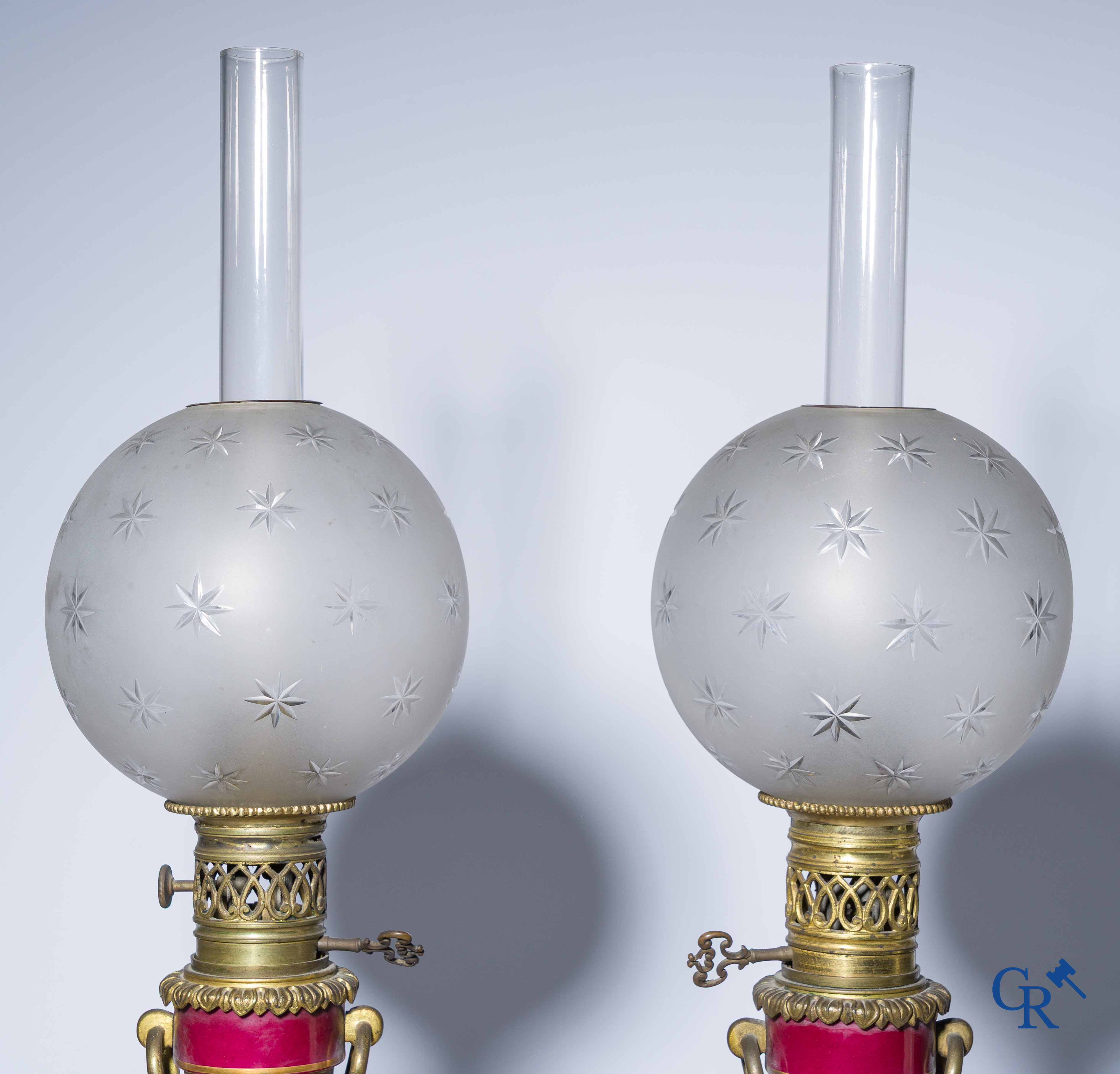 A pair of exceptional petroleum lamps in porcelain and bronze with finely painted portraits. Napoleon III Period.