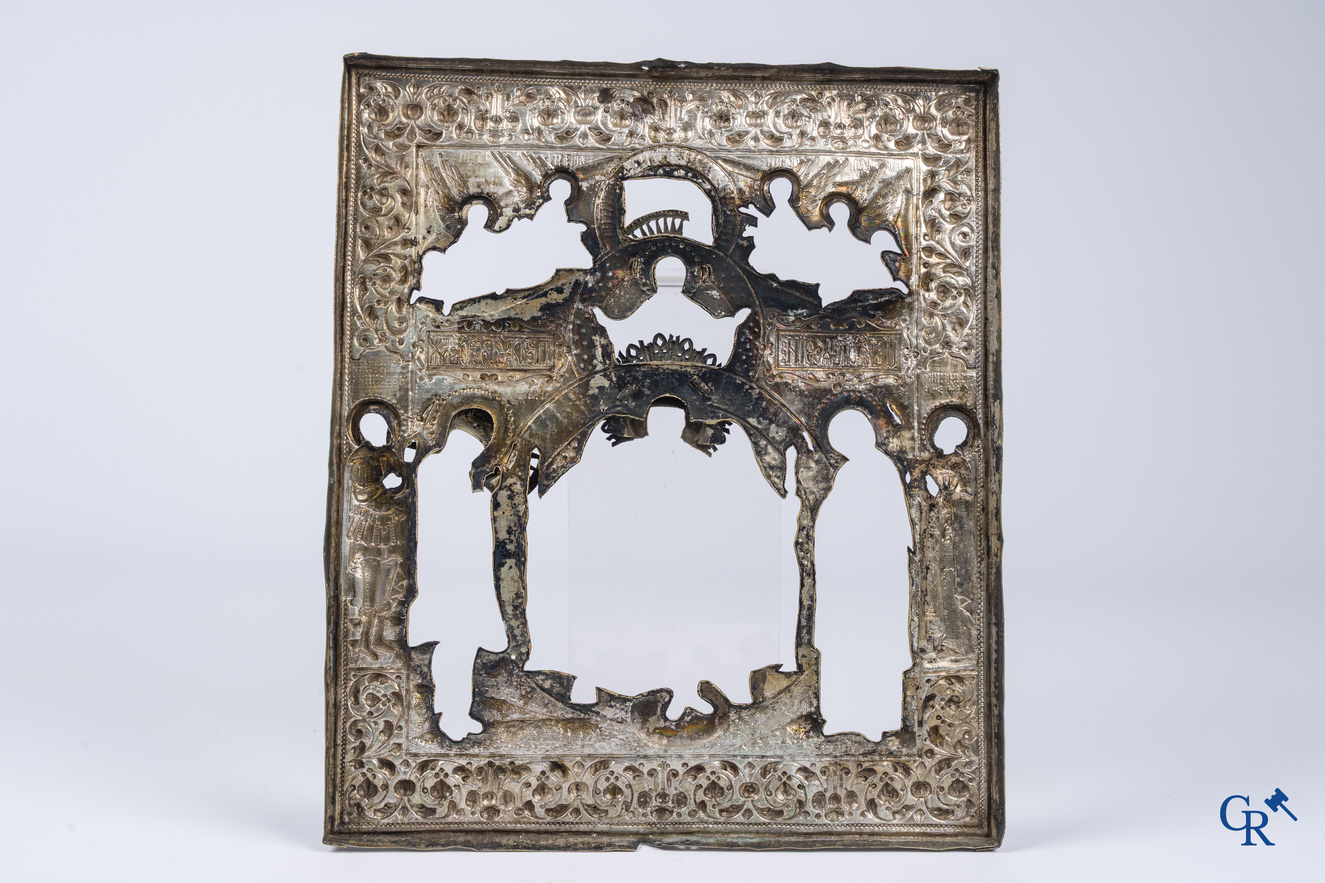 Russisch werk. Icoon, tempera op hout met zilver oklad. Gemerkt.