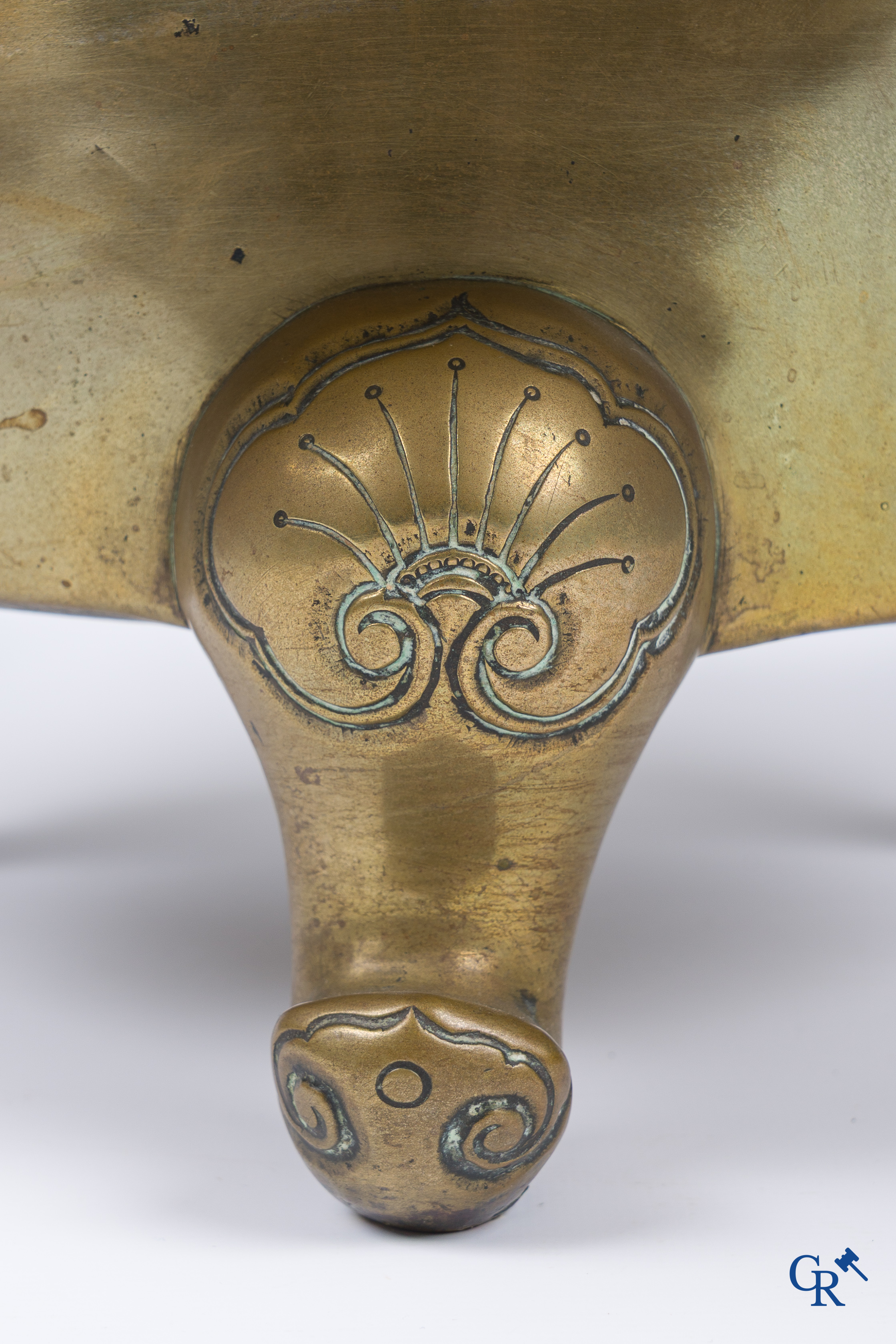 Asian Art. A large 3-legged and decorated bronze incense burner. China 18th-19th century.