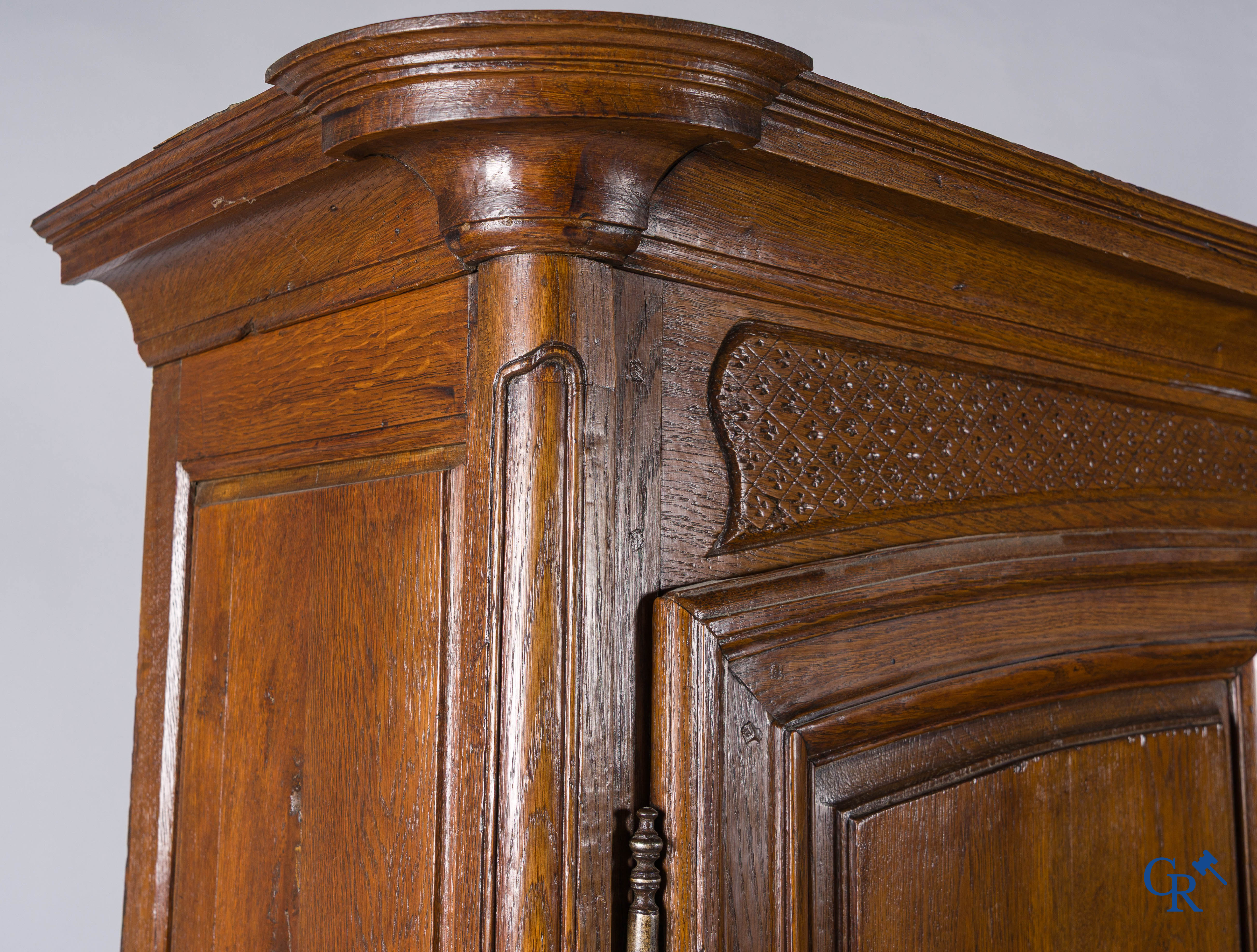 Oak deux-corps furniture with beautiful patina. 18th century.