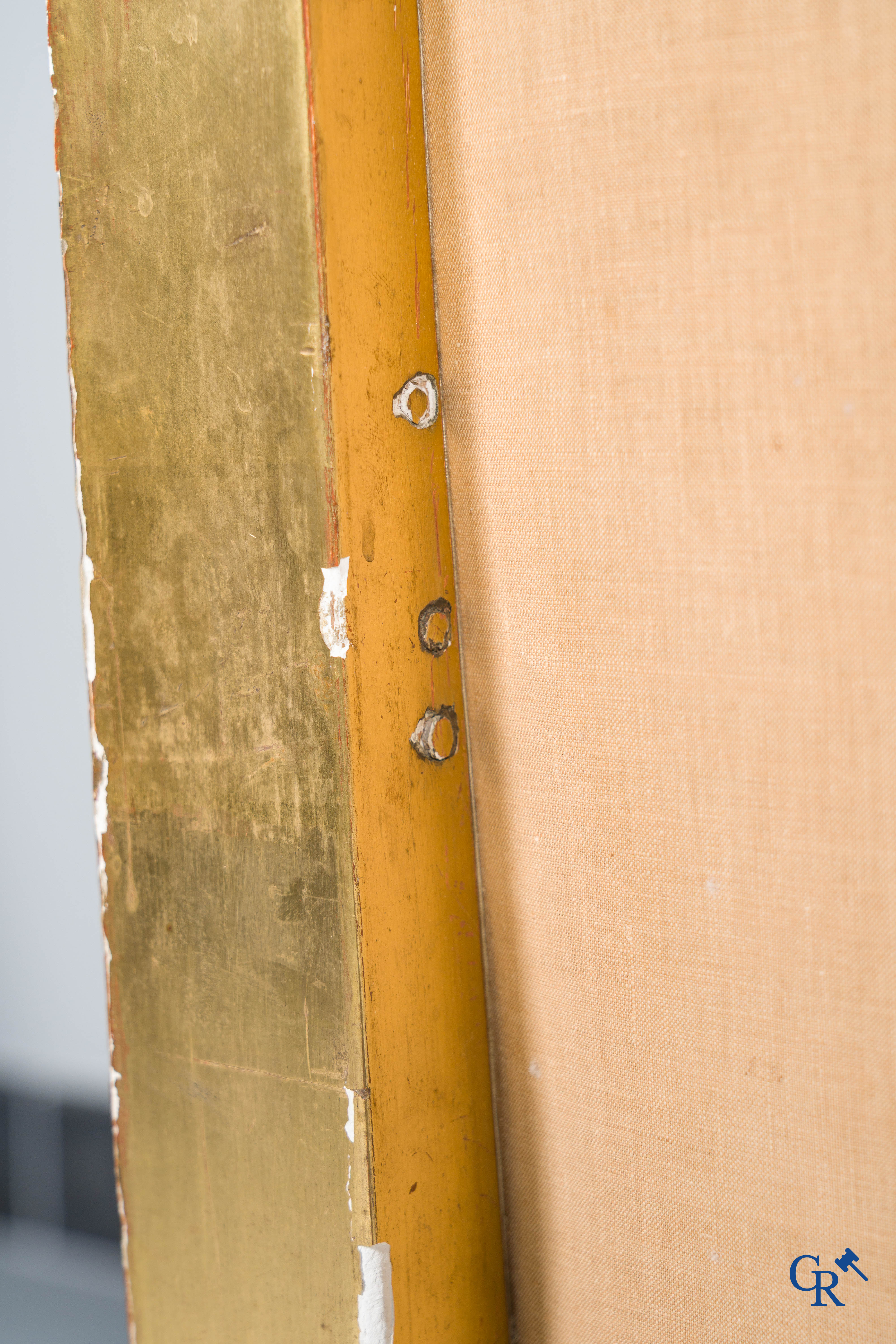 Louis XVI period. Marquise in finely sculpted and gilded wood. Late 18th century.