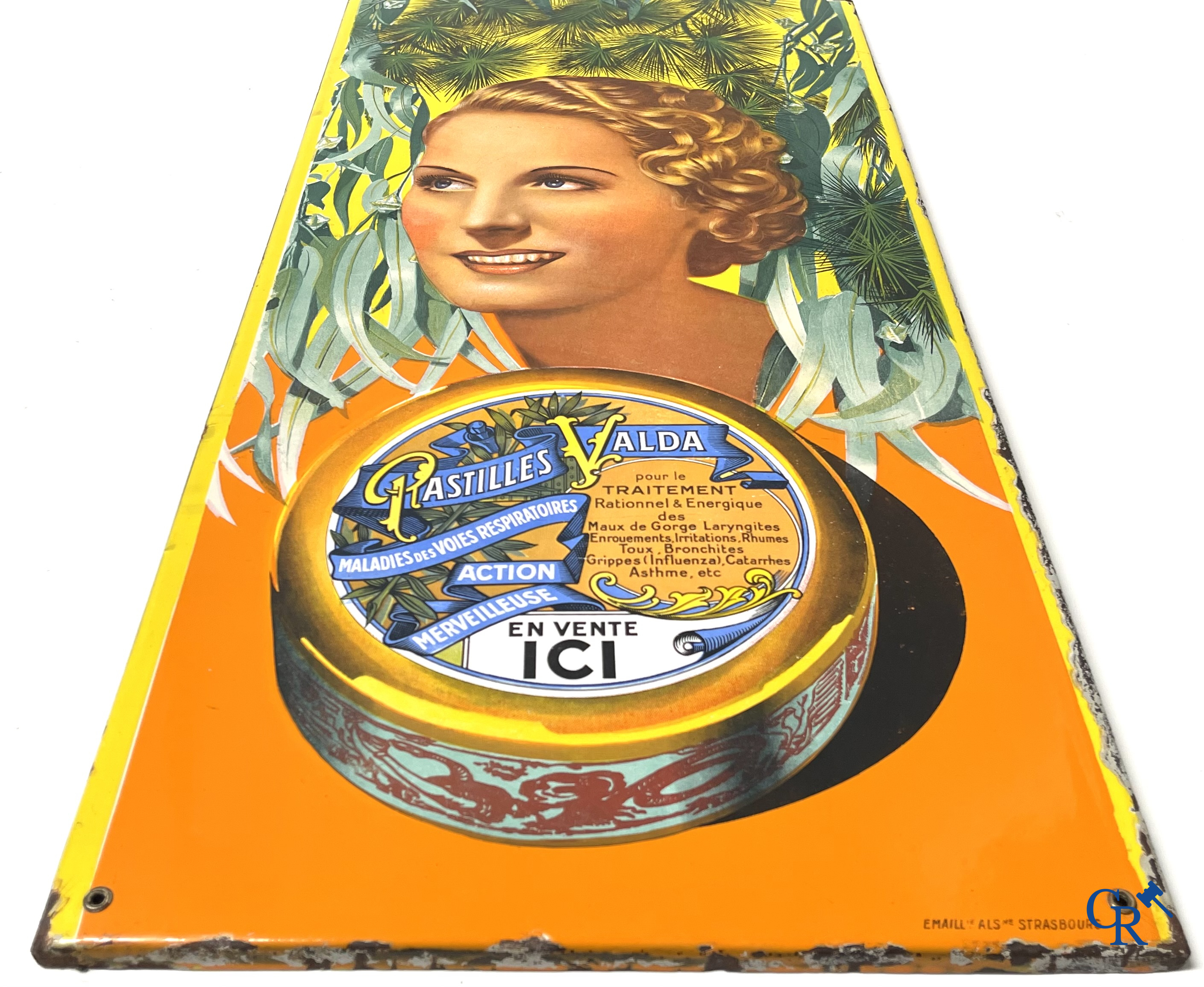 Pastilles Valda, En vente ici. Enamel advertising sign for pastilles Valda, Emaill. Alsacienne Strasbourg.
