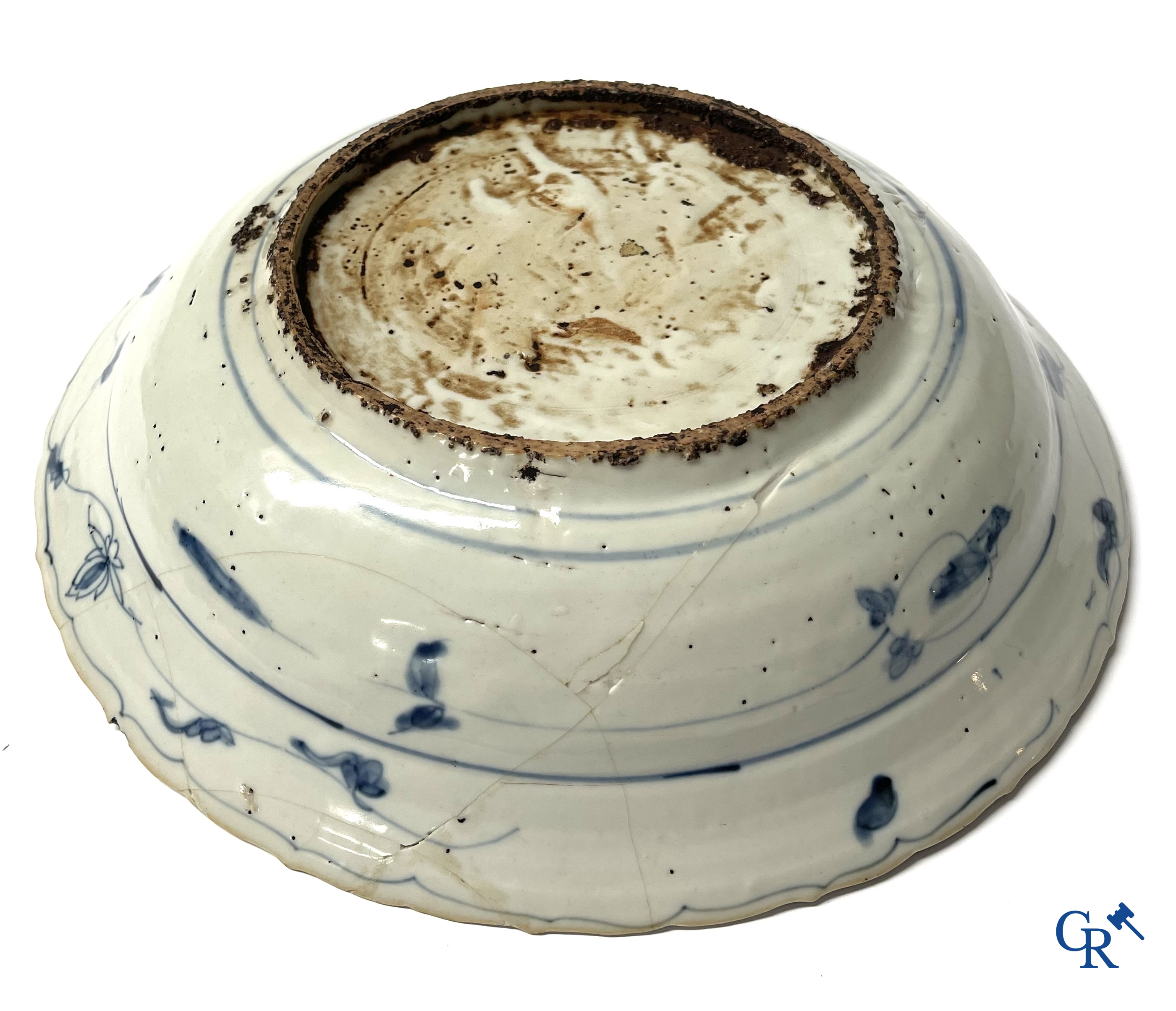 Asian Art, Lot with Chinese porcelain and pottery. 18th-19th century.