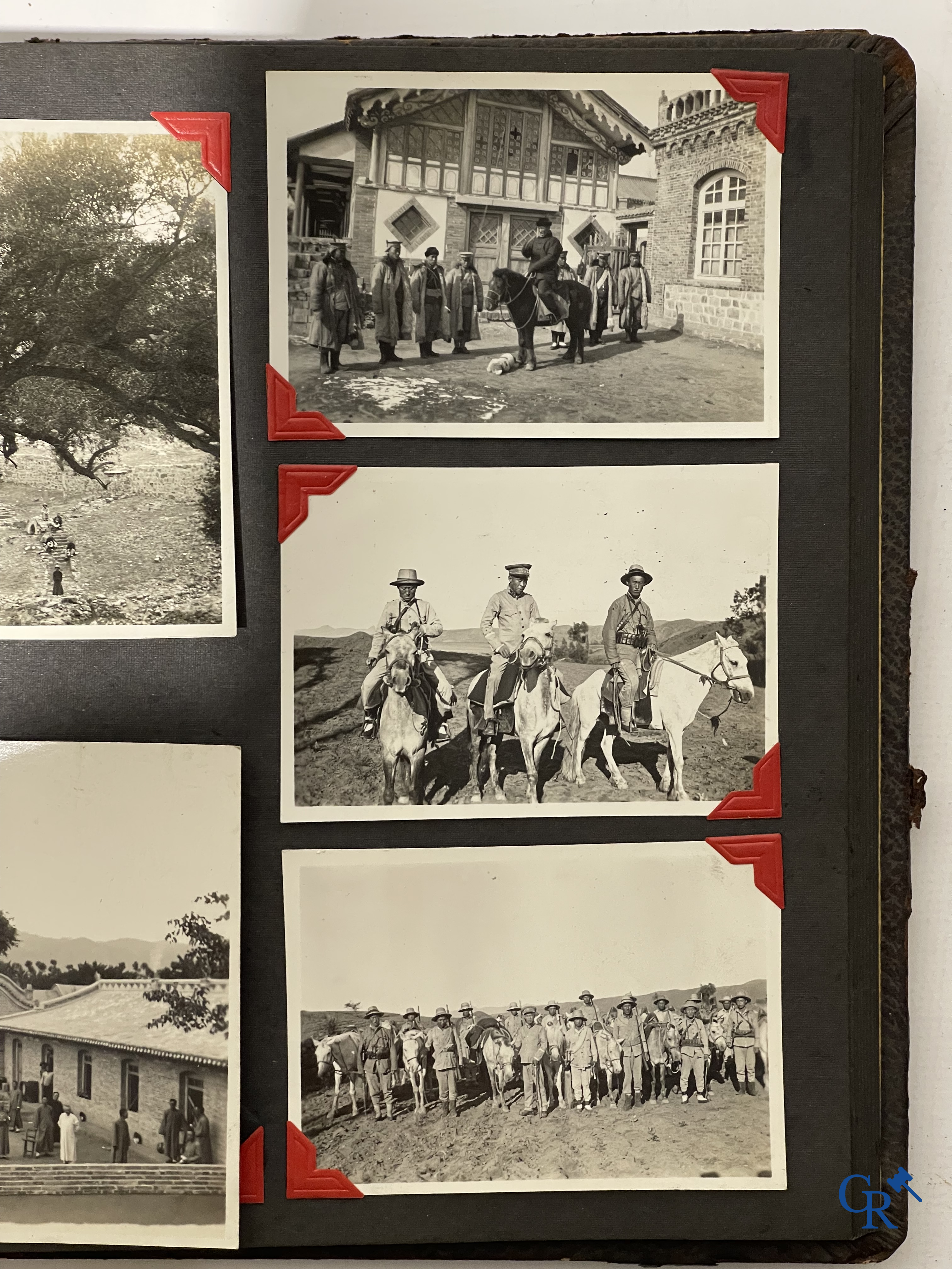 Aziatica, een belangrijk album met reisfoto's uit China. Onder andere Datong, Peking, Beijing, Hohhot, enz. Circa 1900.