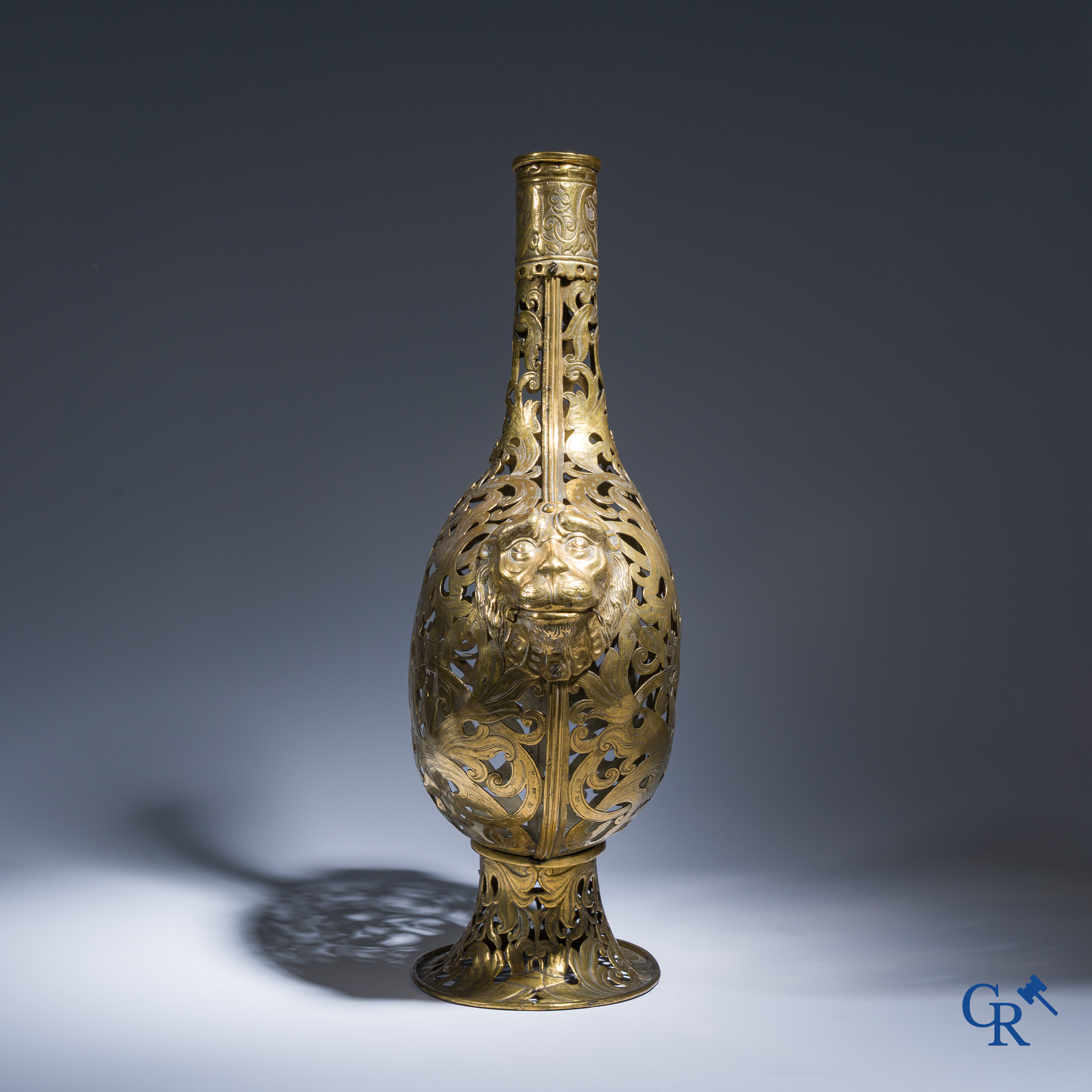A Venetian pilgrim flask "Gourde de pelerin" in engraved and gilded copper. Late XVIth - Early XVIIth century.