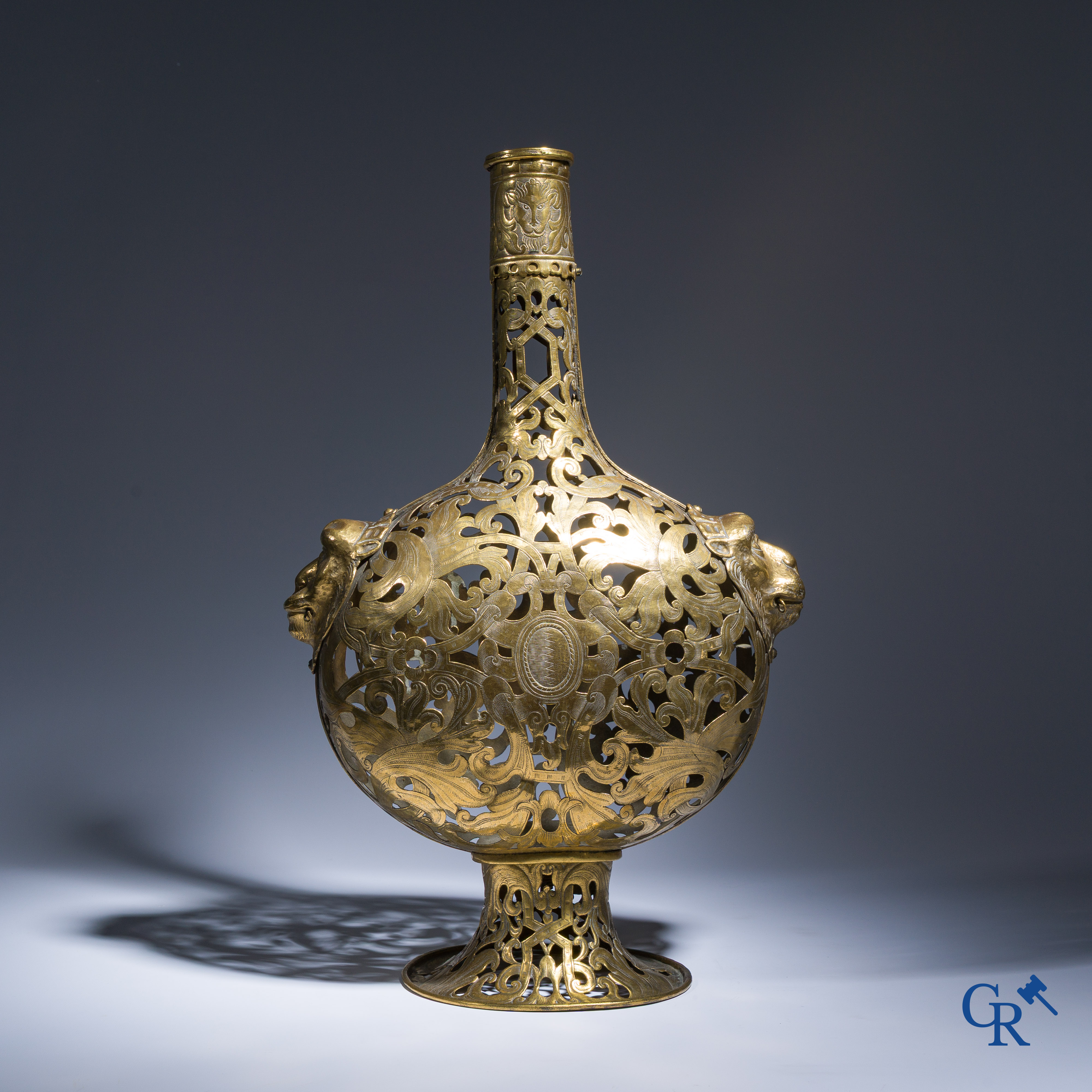 A Venetian pilgrim flask "Gourde de pelerin" in engraved and gilded copper. Late XVIth - Early XVIIth century.