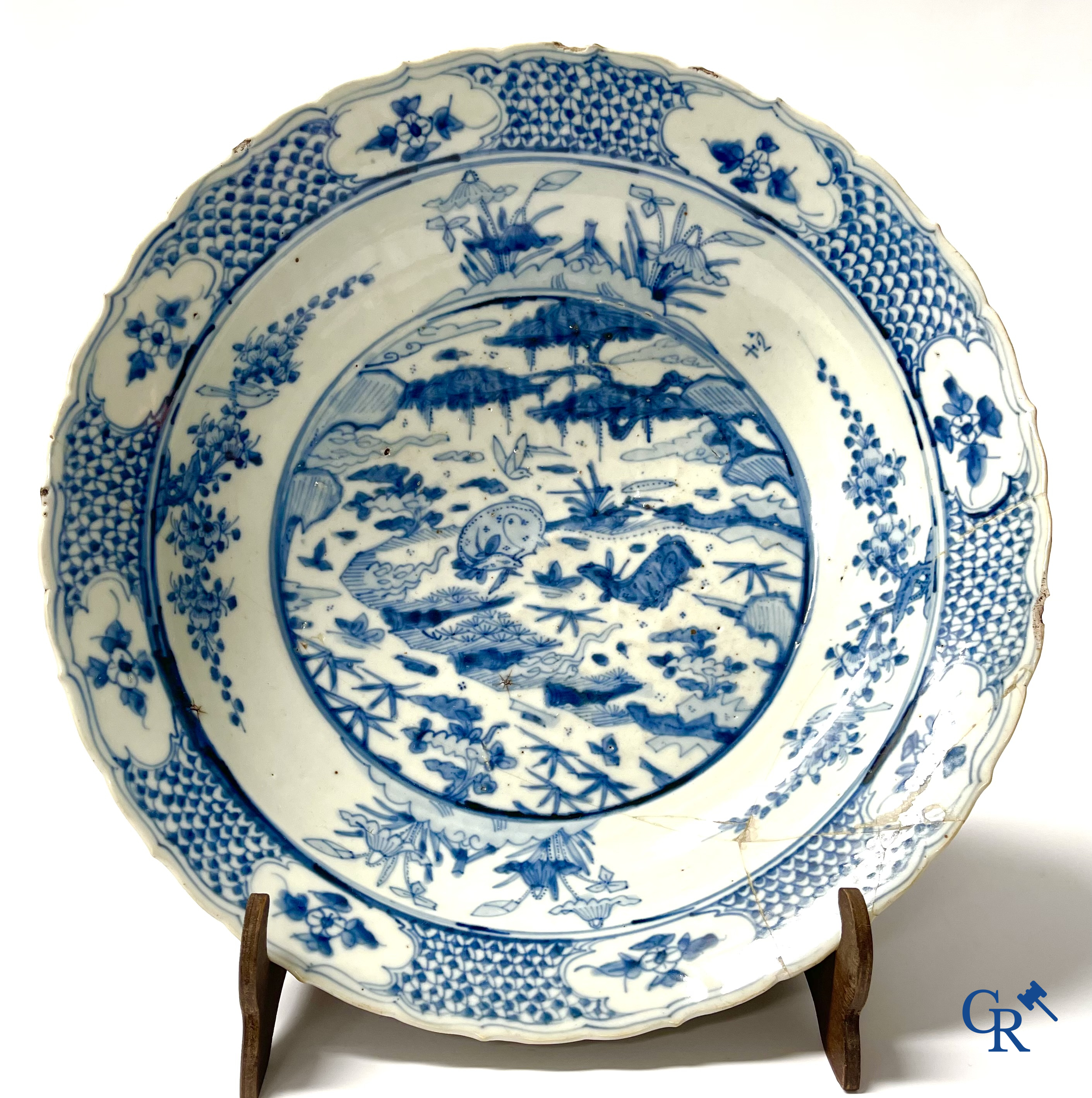 Asian Art, Lot with Chinese porcelain and pottery. 18th-19th century.