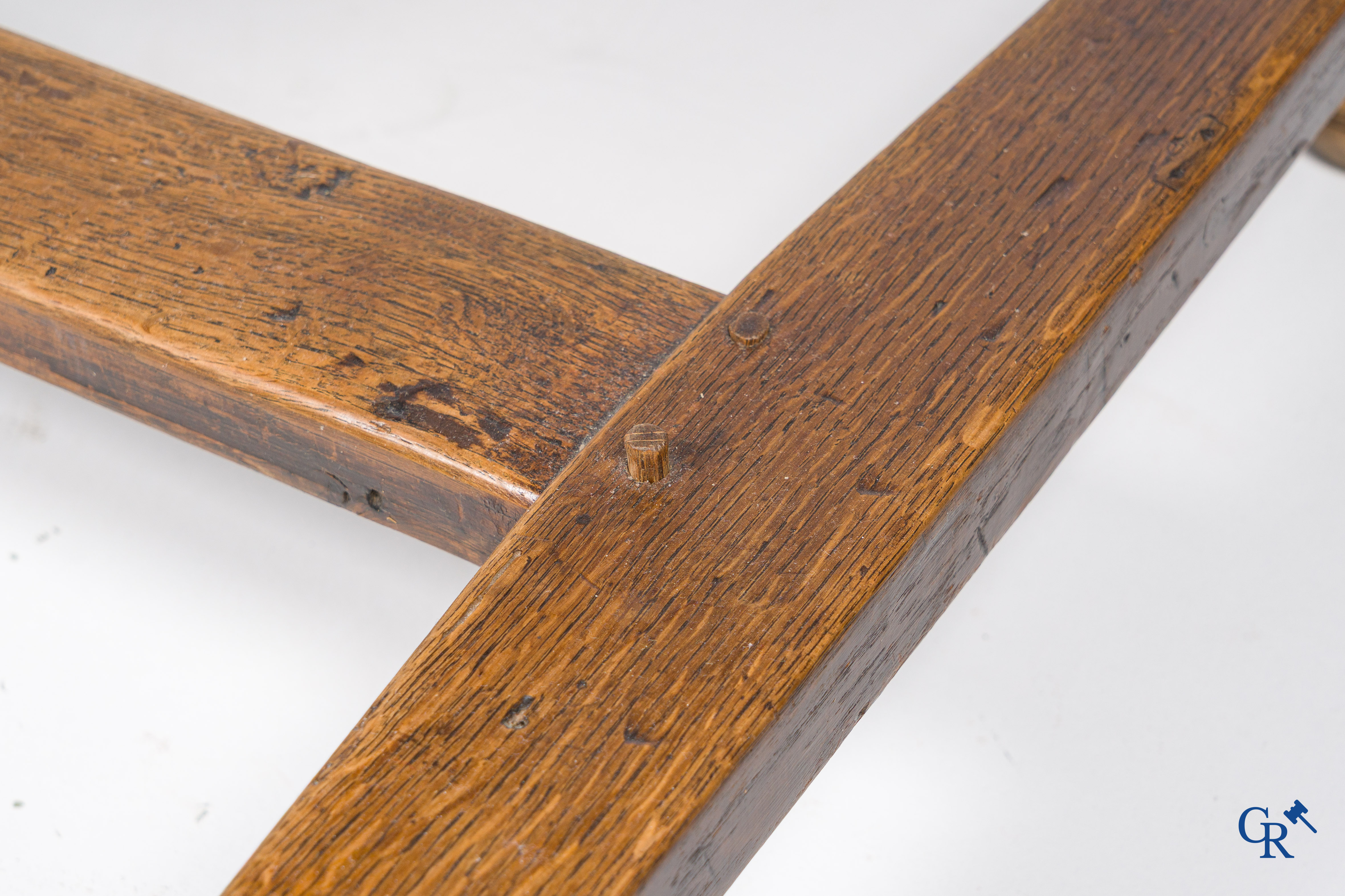 Antique oak monastery table with pull-out leaf and 1 drawer. Late 18th - Early 19th century.