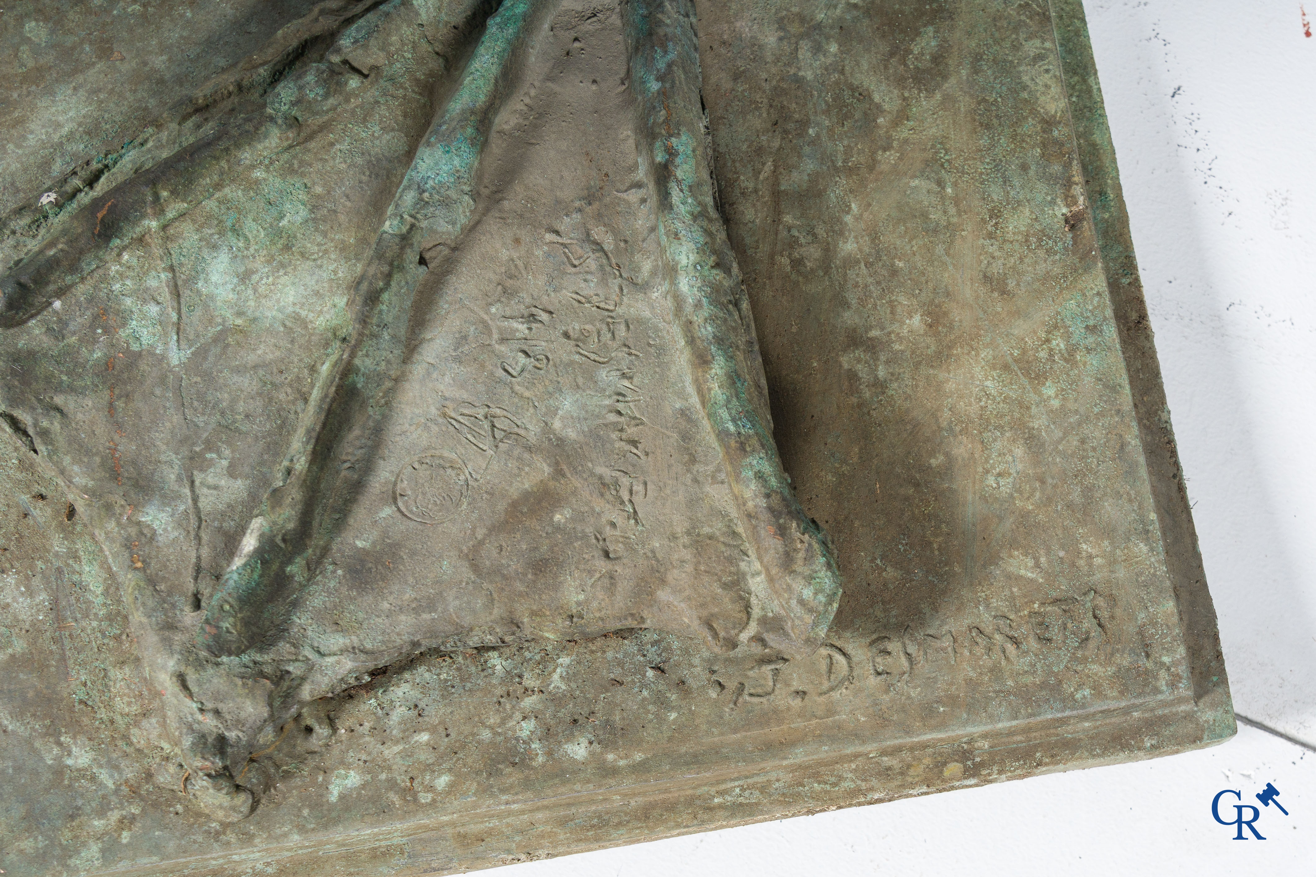 Jan Desmarets (1961) (*) Bronze, An imposing goose and a heron in patinated bronze. Signed.