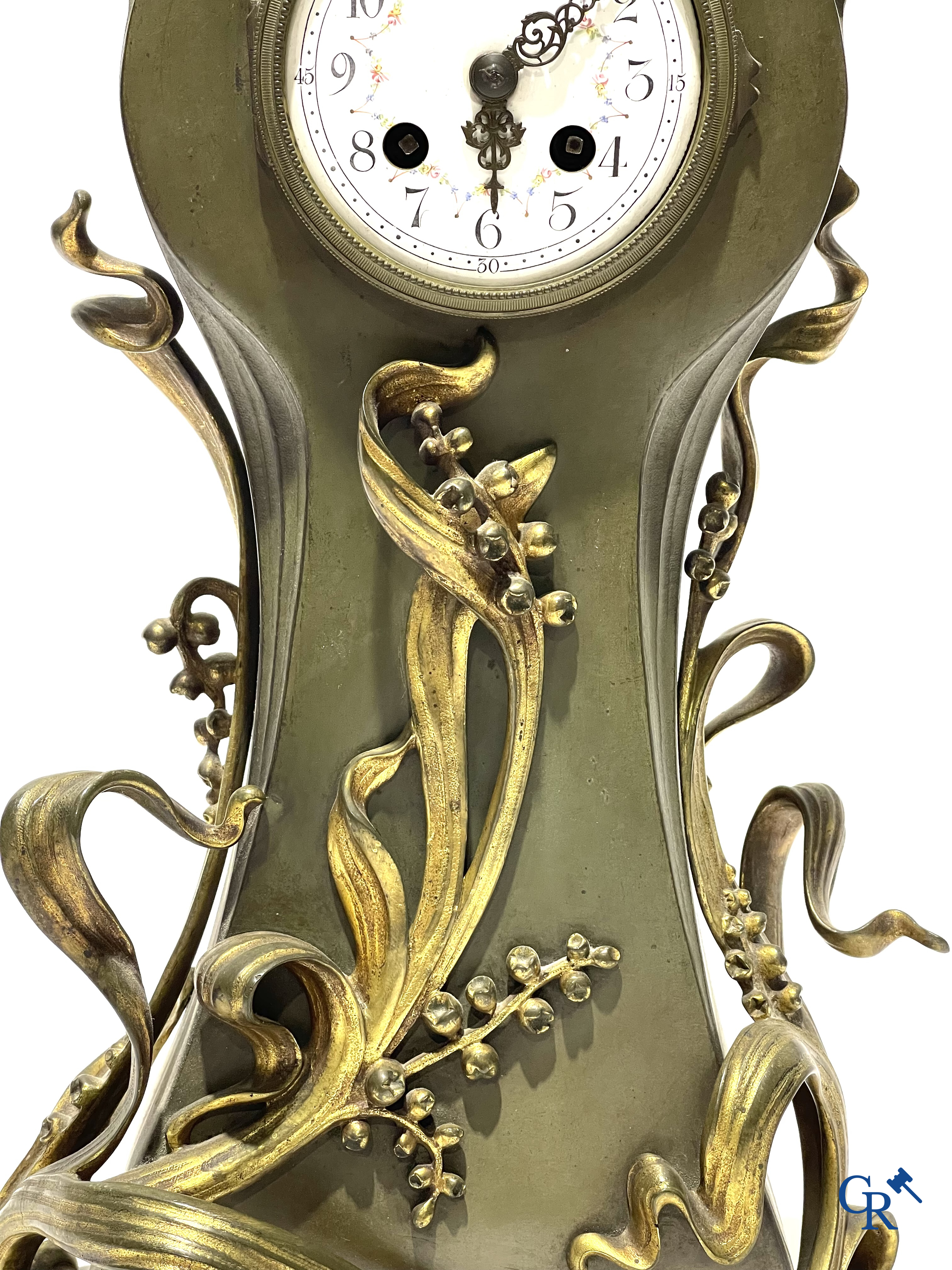 Art Nouveau, een 3-delige bronzen schouwgarnituur in Jugendstil. Circa 1900.