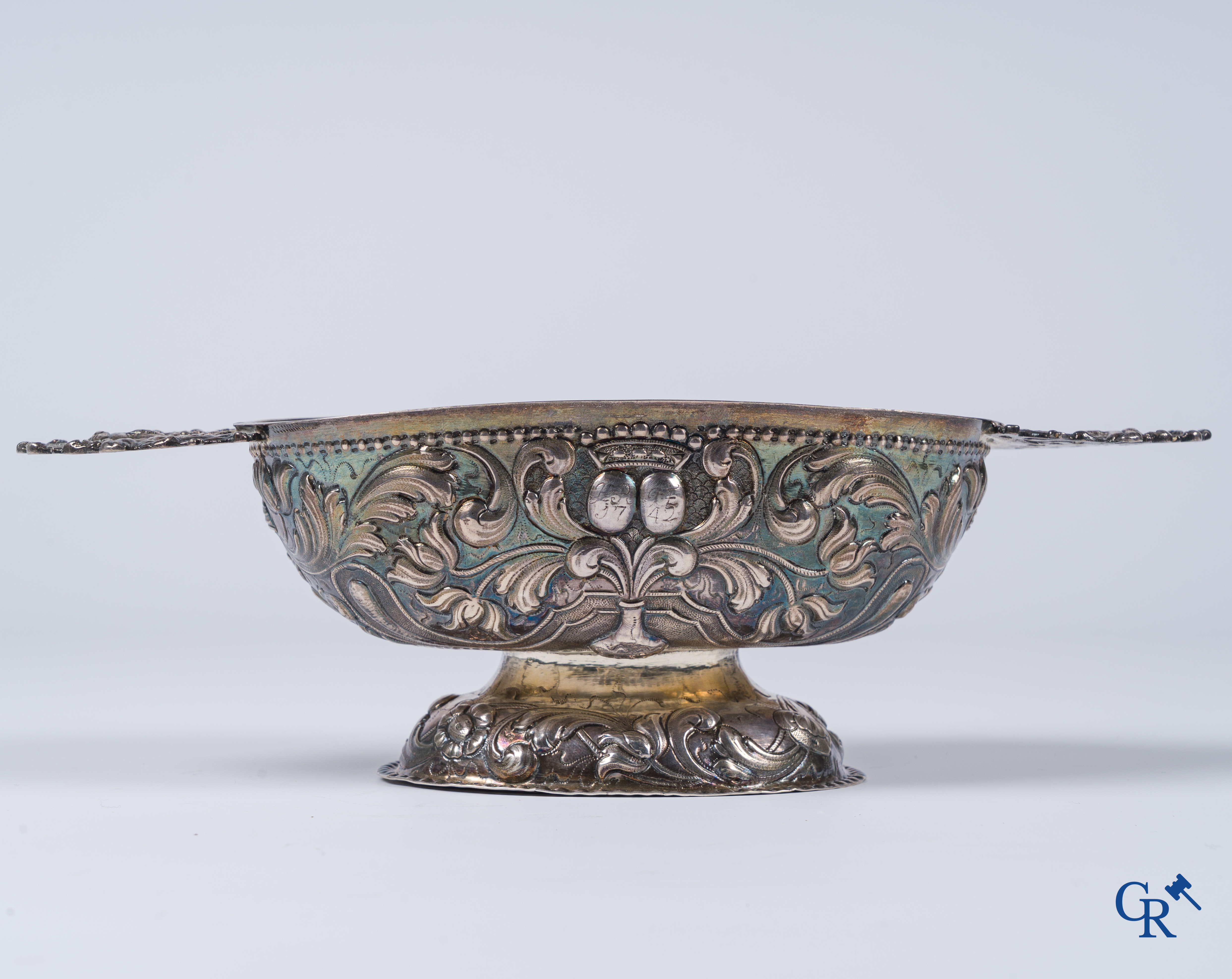 Silver brandy bowl. Dated 1742, various hallmarks. Weight: 233 gr.