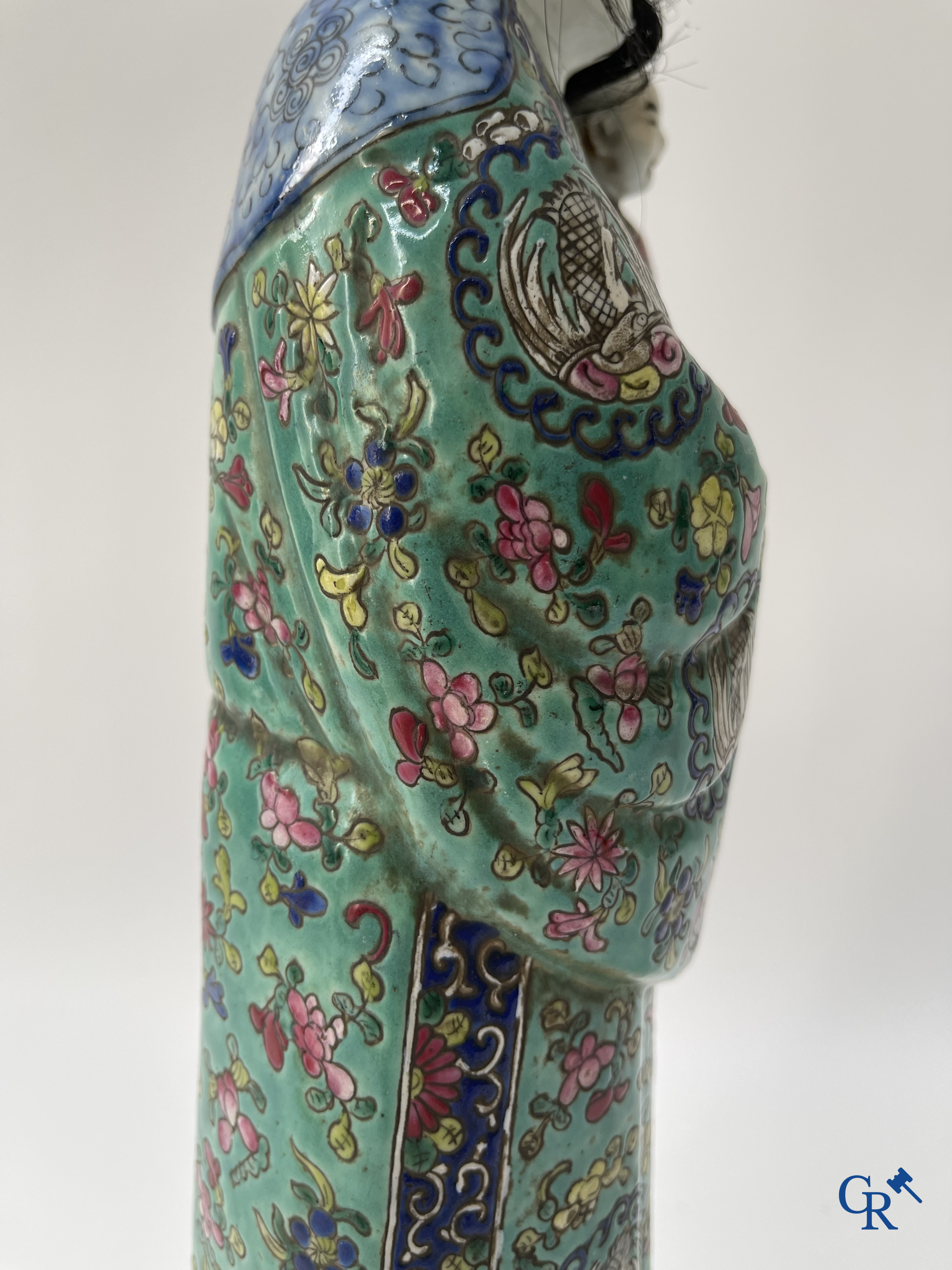 Art Asiatique, porcelaine chinoise. 3 figures d'immortels en porcelaine famille rose. 19ème siècle.