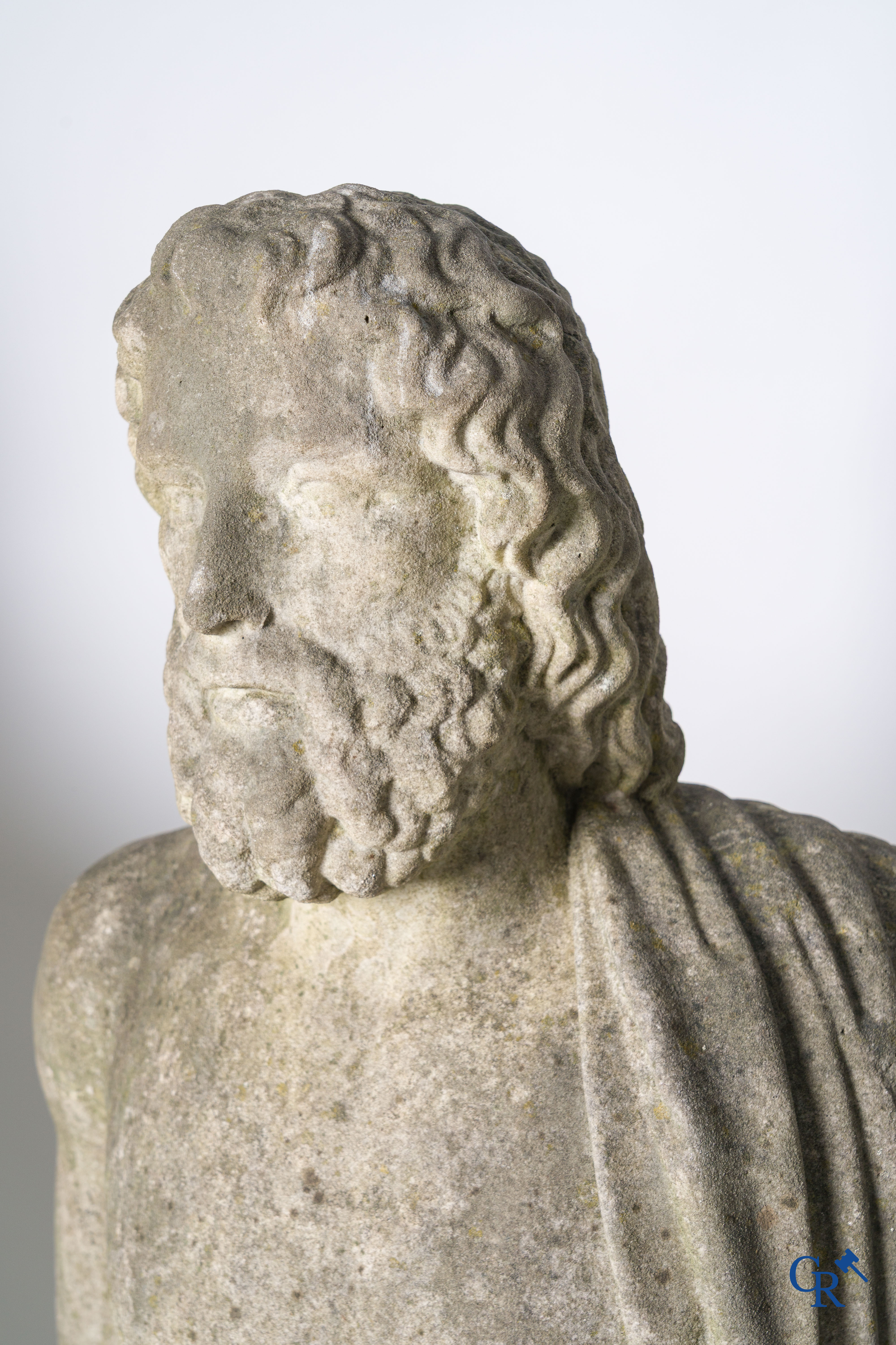 2 Imposing sculptures in carved marble. The Roman goddess Cerès and the Greek god Asklepios. Circa 1700-1750.