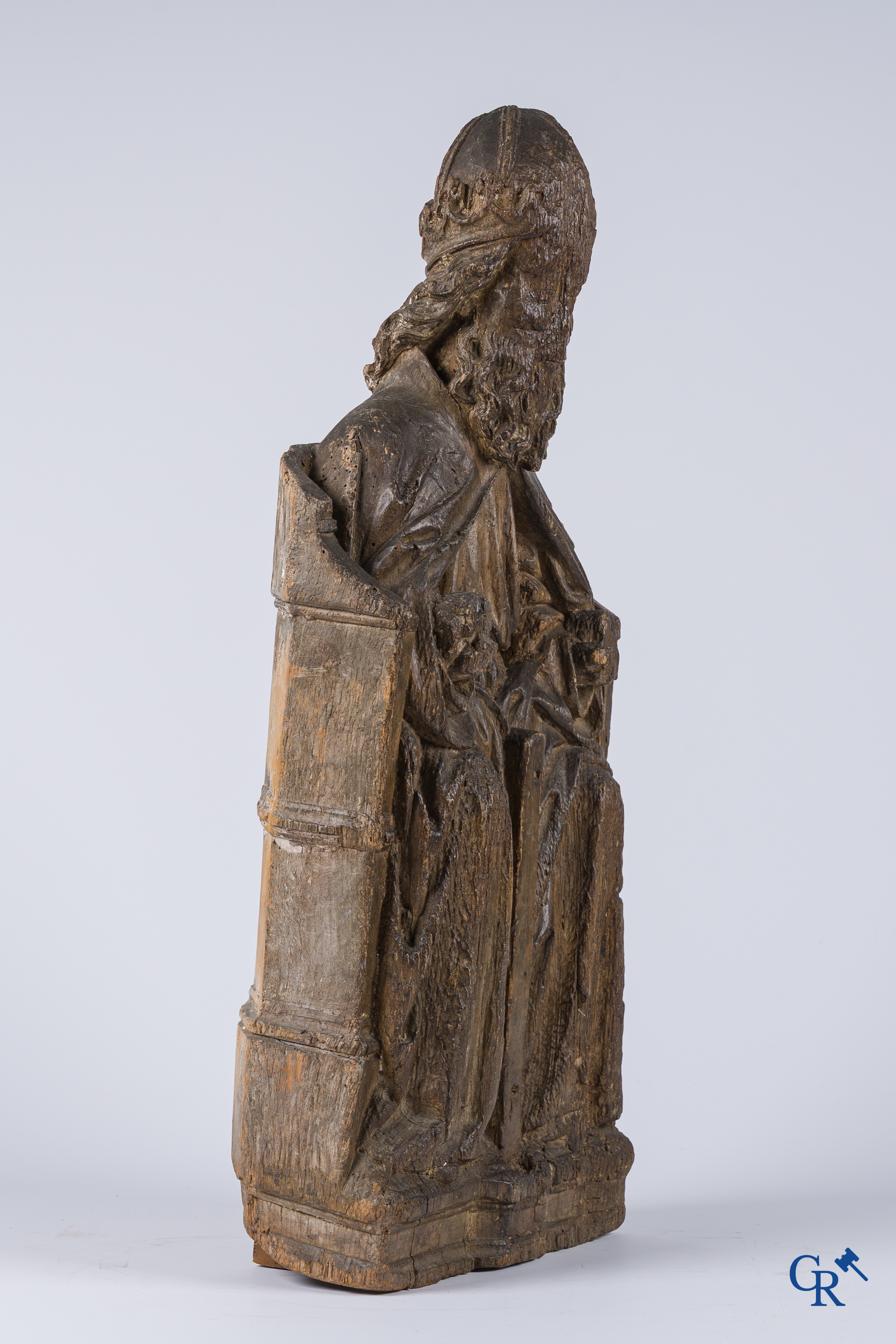 Religieuze objecten. Een houtsculptuur van God de Vader. Vlaanderen 16e eeuw.