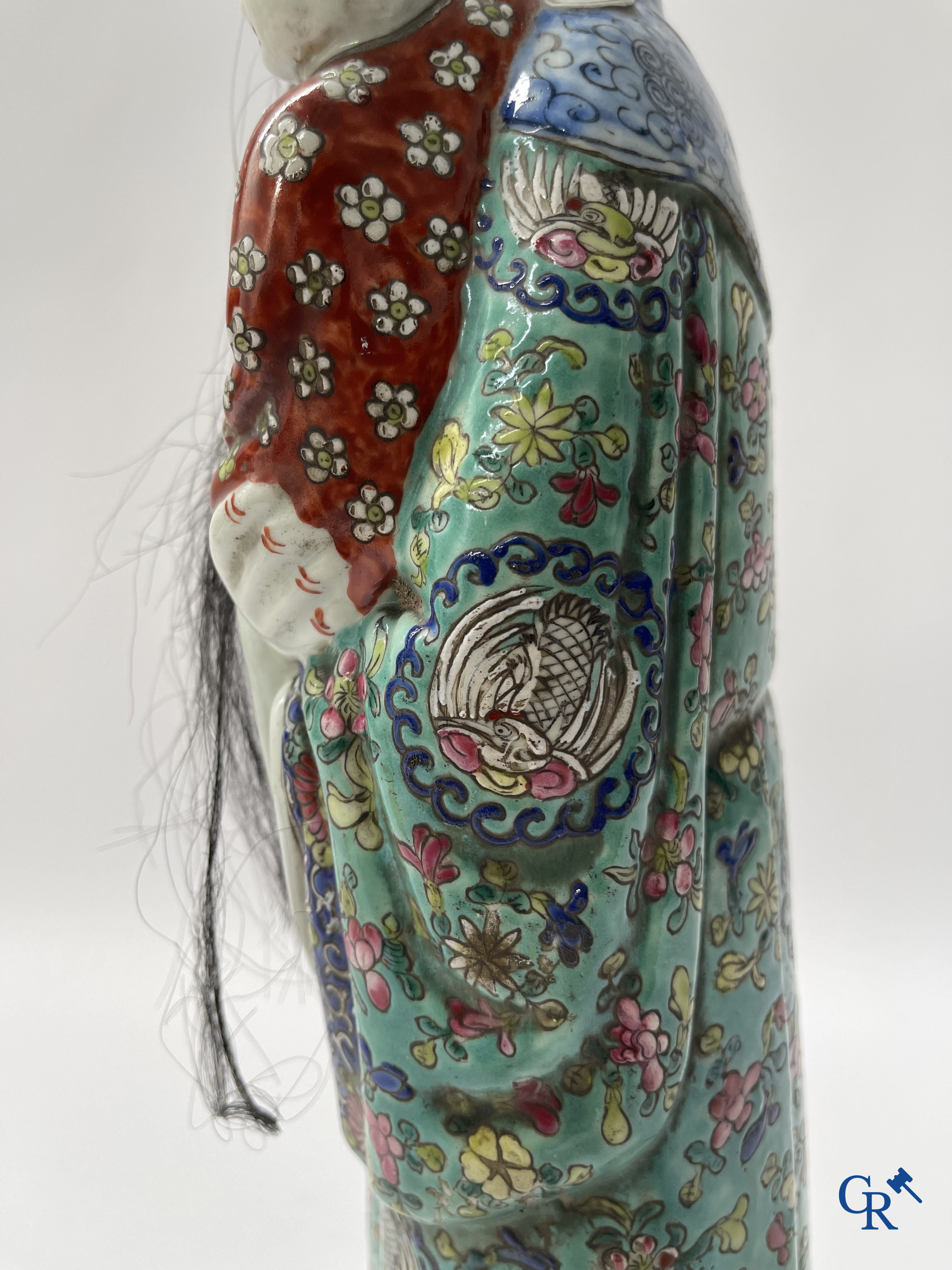 Art Asiatique, porcelaine chinoise. 3 figures d'immortels en porcelaine famille rose. 19ème siècle.