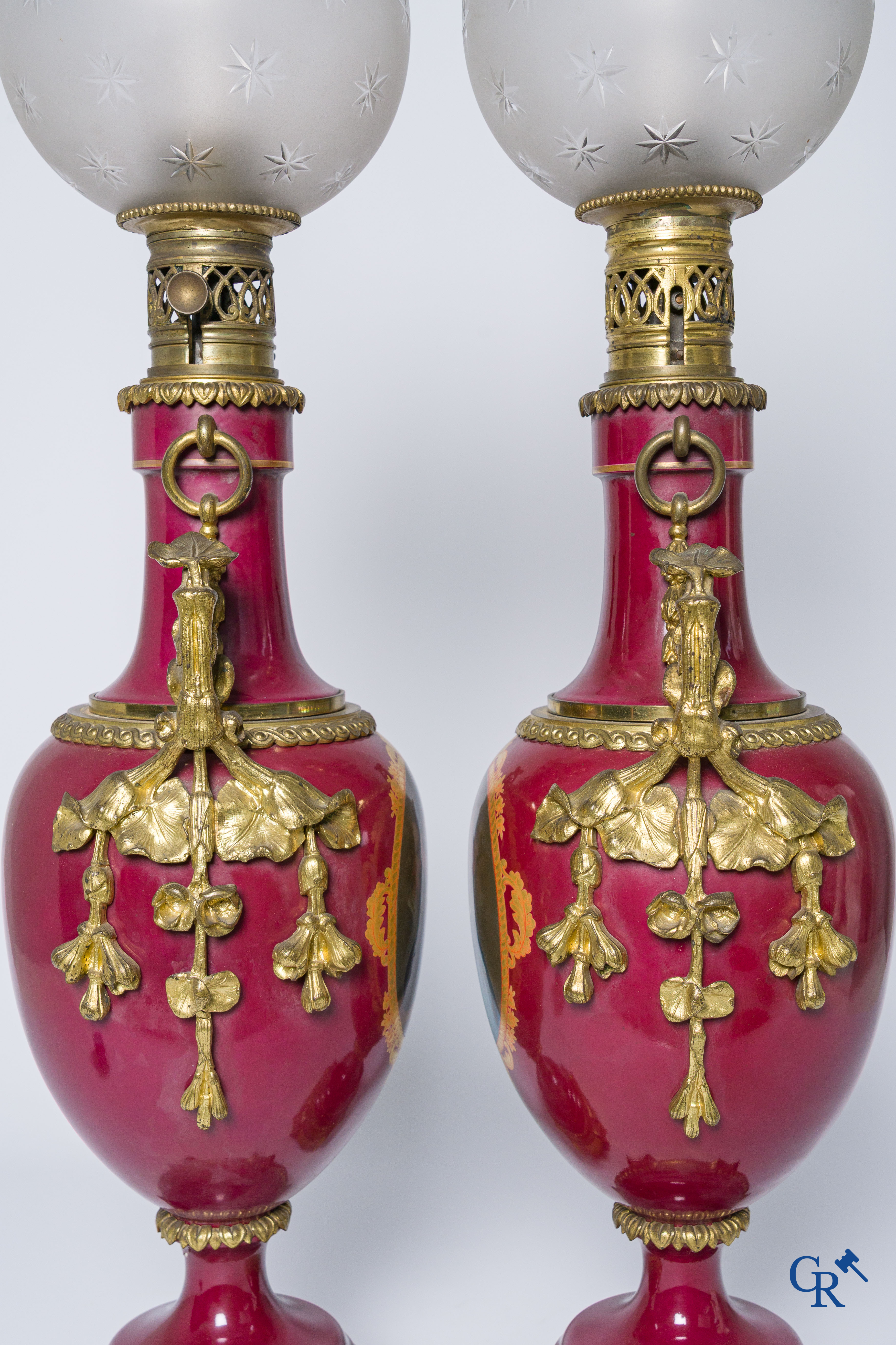 A pair of exceptional petroleum lamps in porcelain and bronze with finely painted portraits. Napoleon III Period.