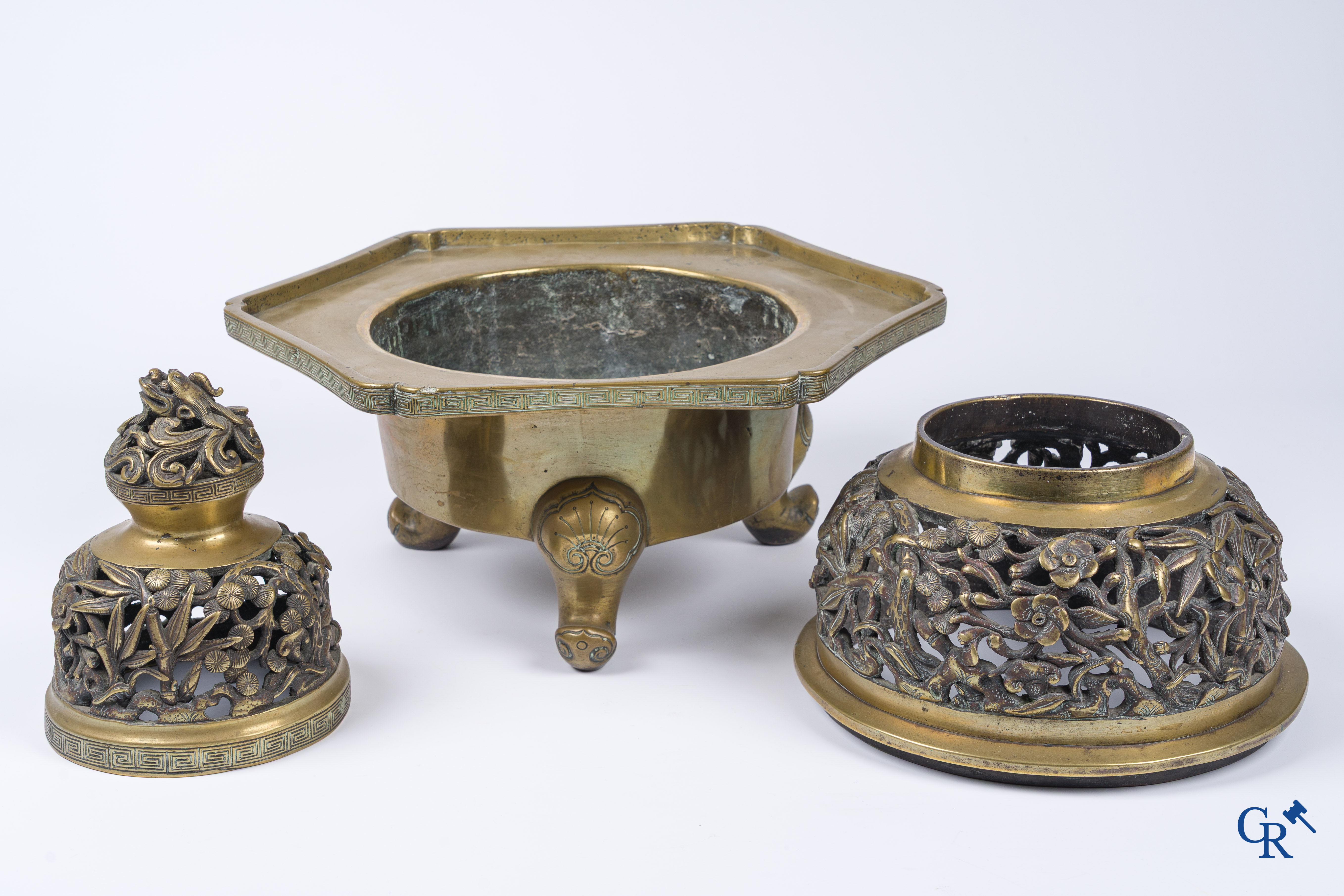 Asian Art. A large 3-legged and decorated bronze incense burner. China 18th-19th century.