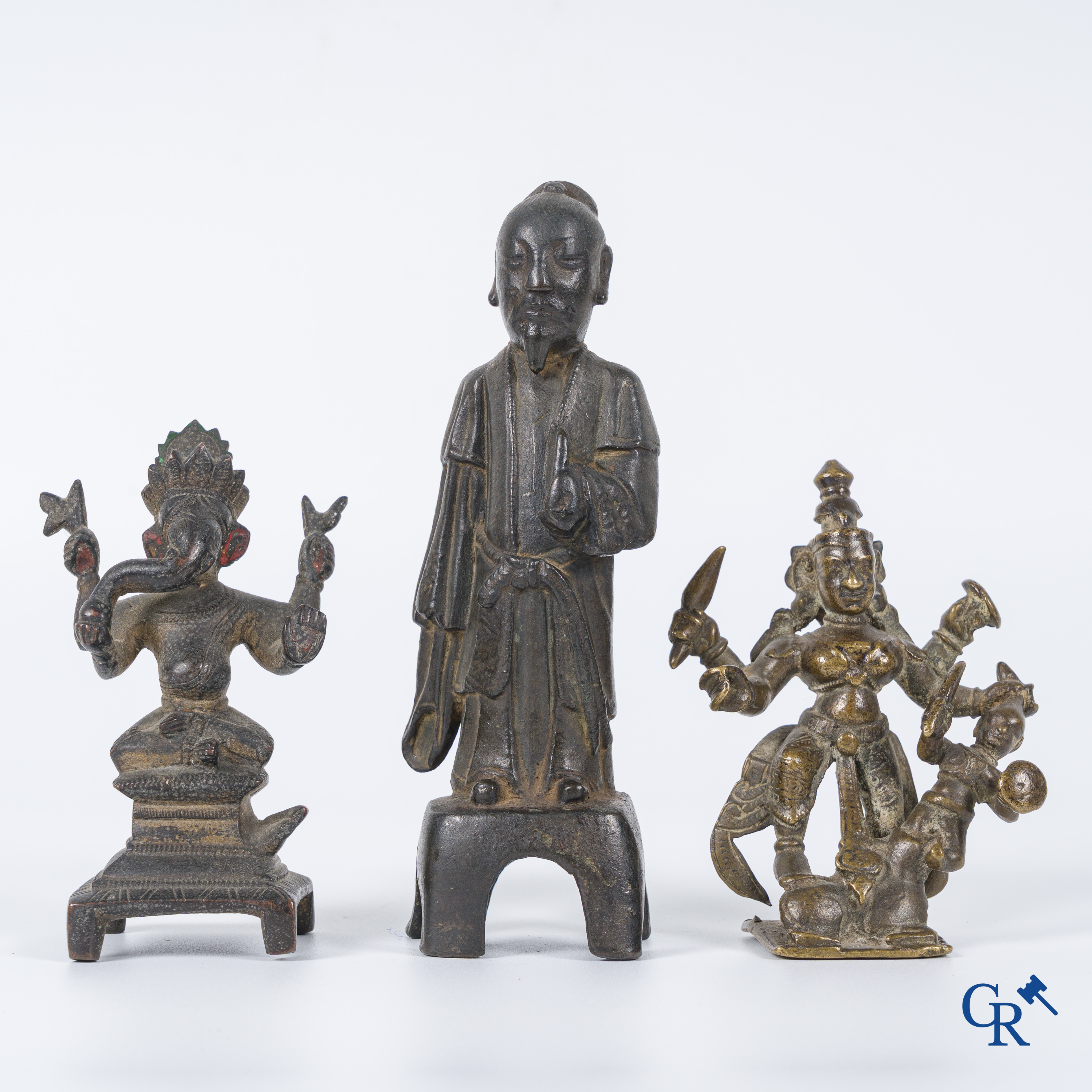 Aziatica, 3 Chinese en Indische bronzen voorstellingen waaronder Ganesha. 18e-19e eeuw.