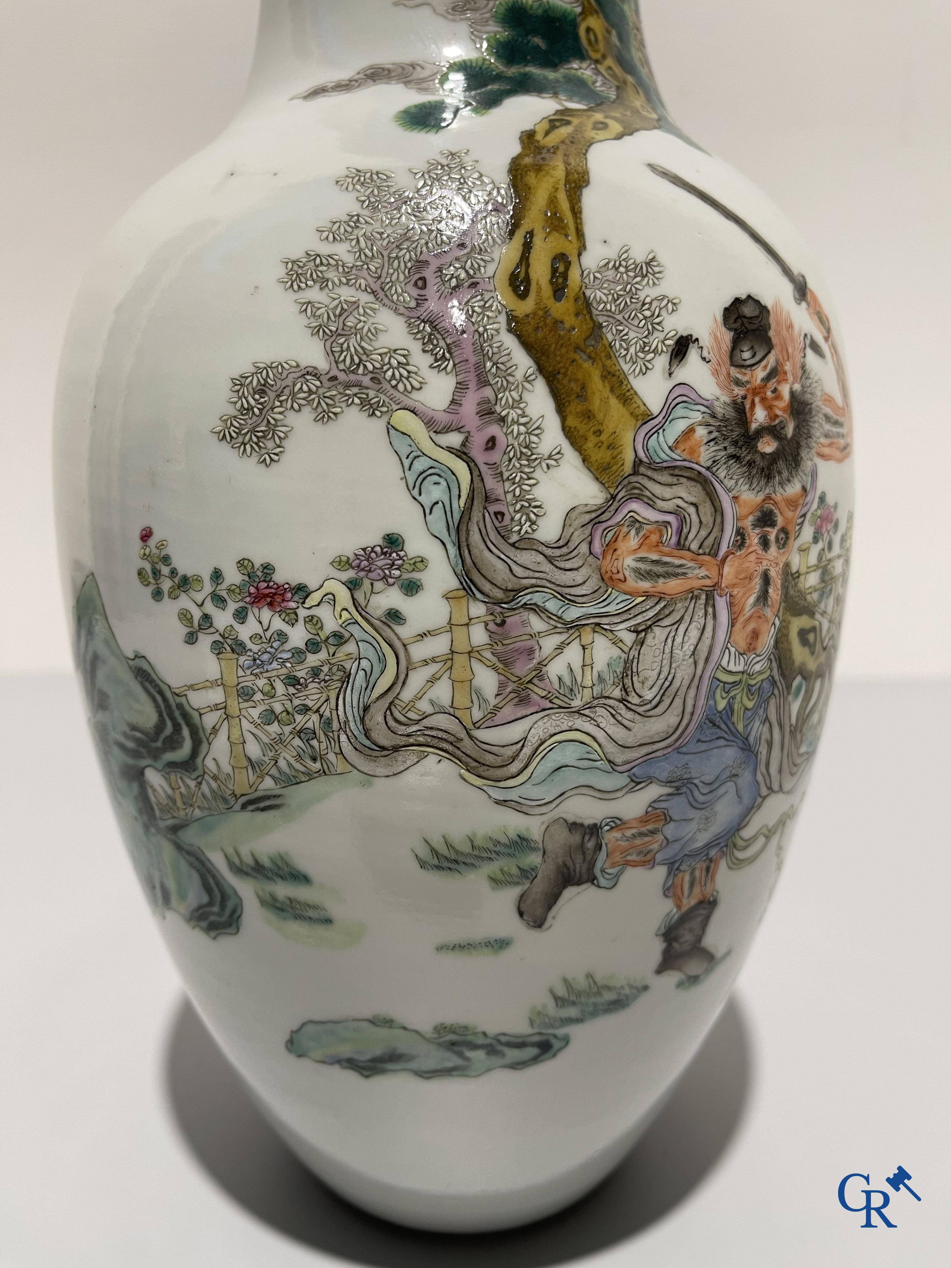 Asian Art, Chinese porcelain, a Chinese famille rose vase with warriors.