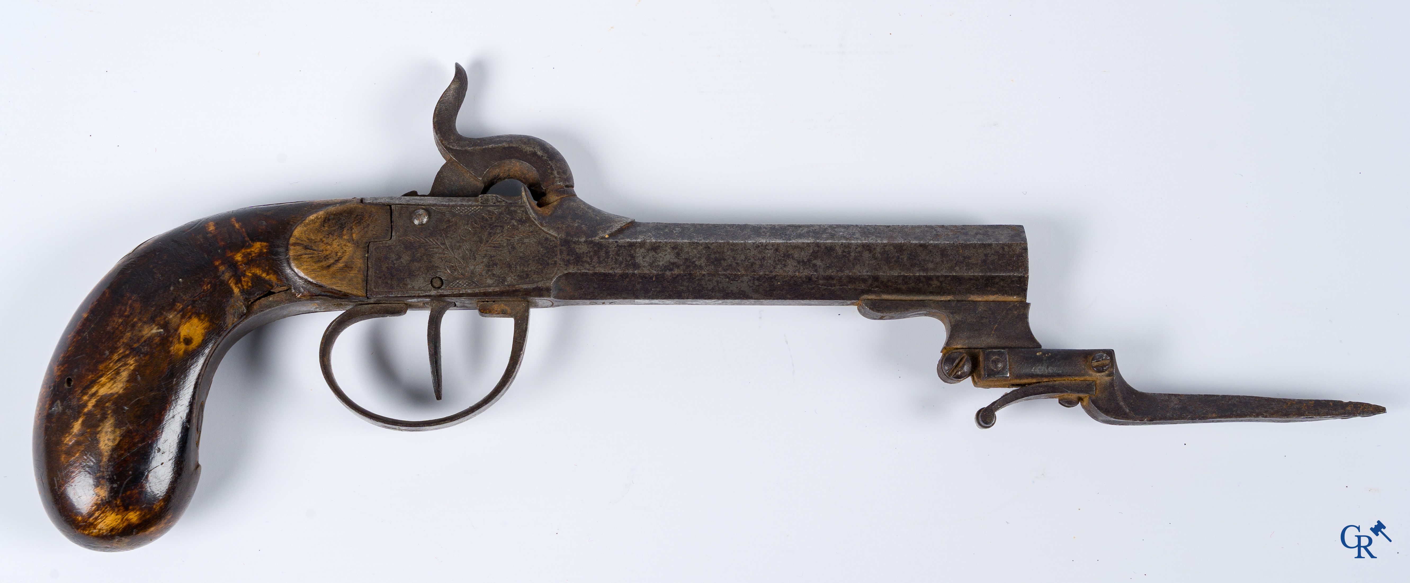 A lot of 4 antique percussion pistols. Early 19th century.