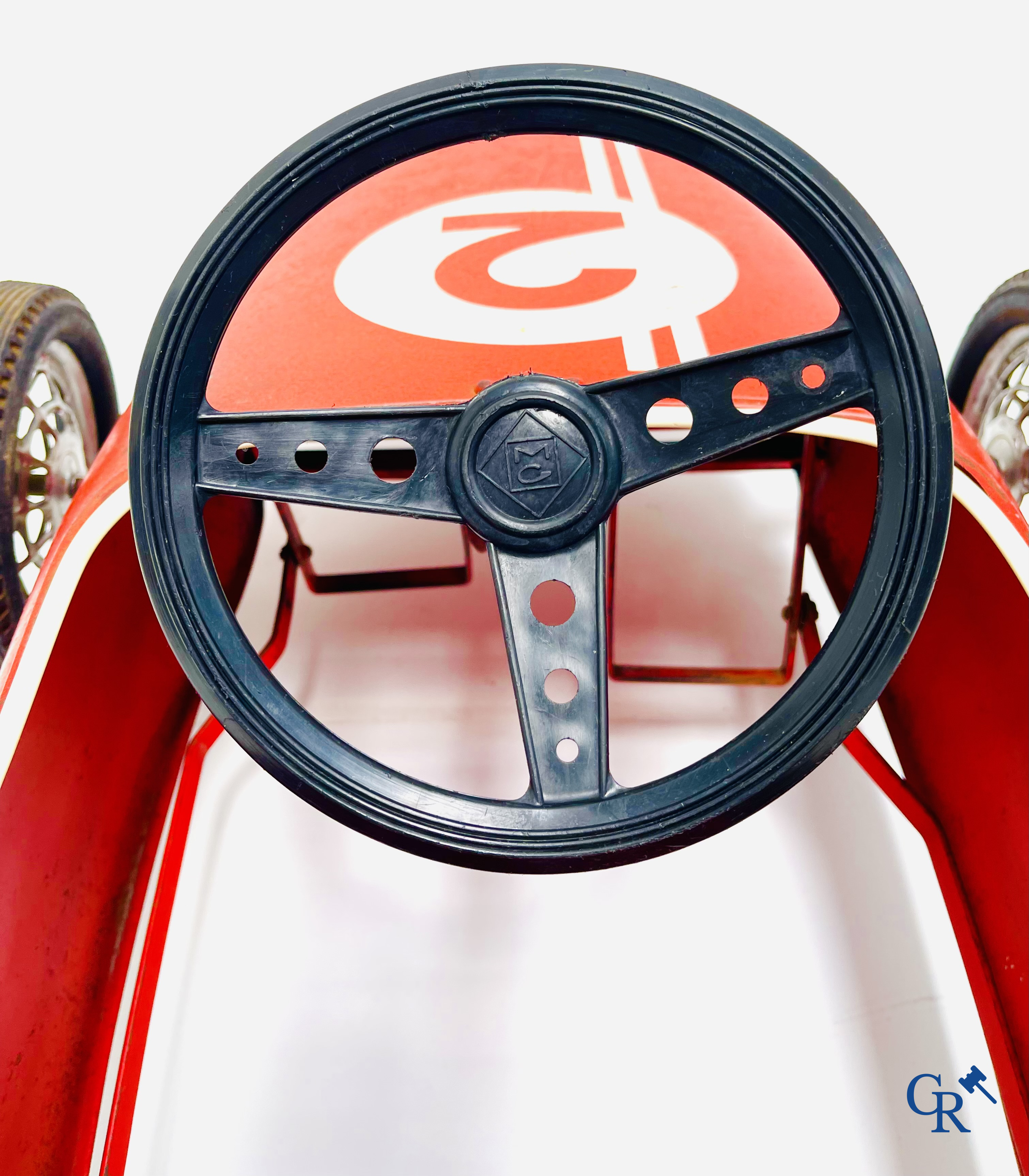 Pedaalwagen, Morellet Guerineau. Lotus F1-model met metalen carrosserie en spaakwielen. Franse makelij. 60'er jaren.