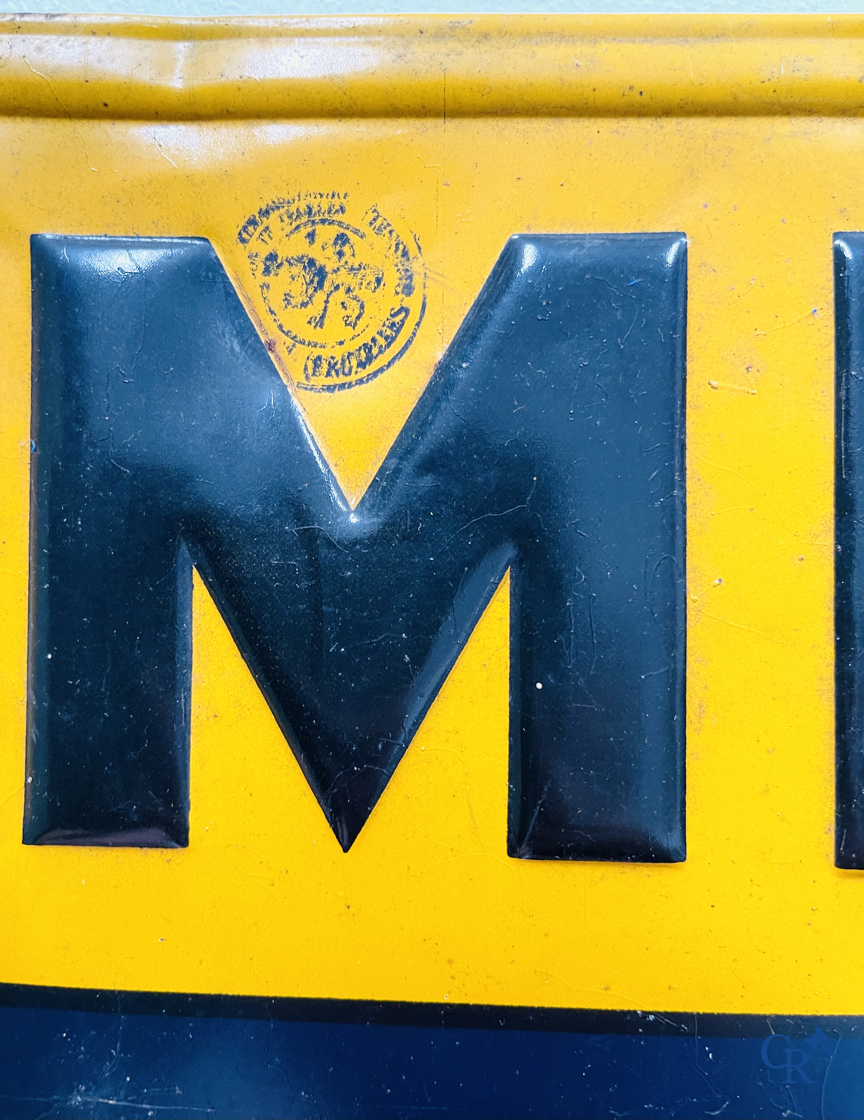 Michelin, Een publiciteit in beschilderd blik voor Michelin Fietsbanden. "Imprimeto" R. Bindschedler Paris. Circa 1940.