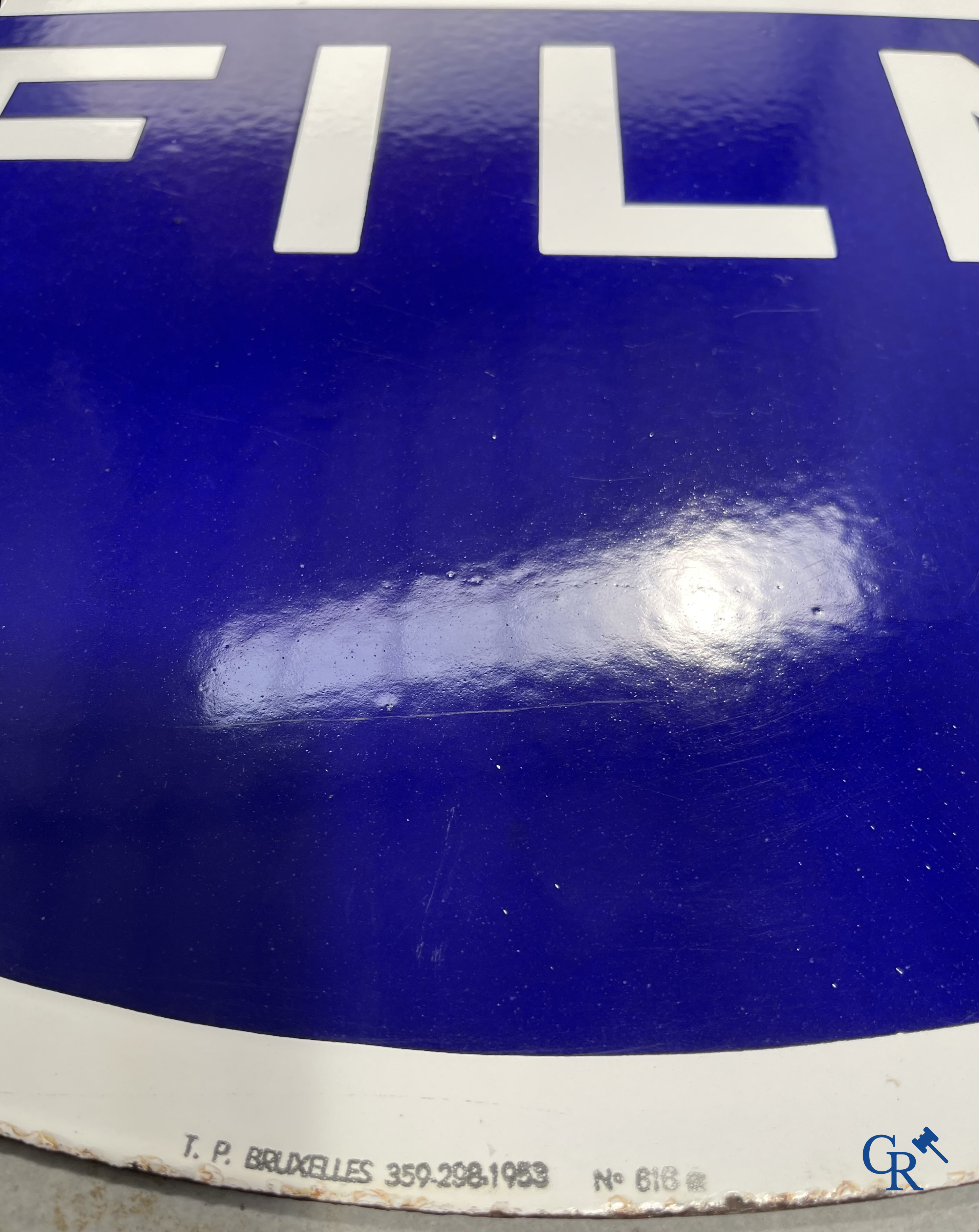 Gevaert film, dubbelzijdig emaille reclame bord. T.P. Bruxelles 1953.