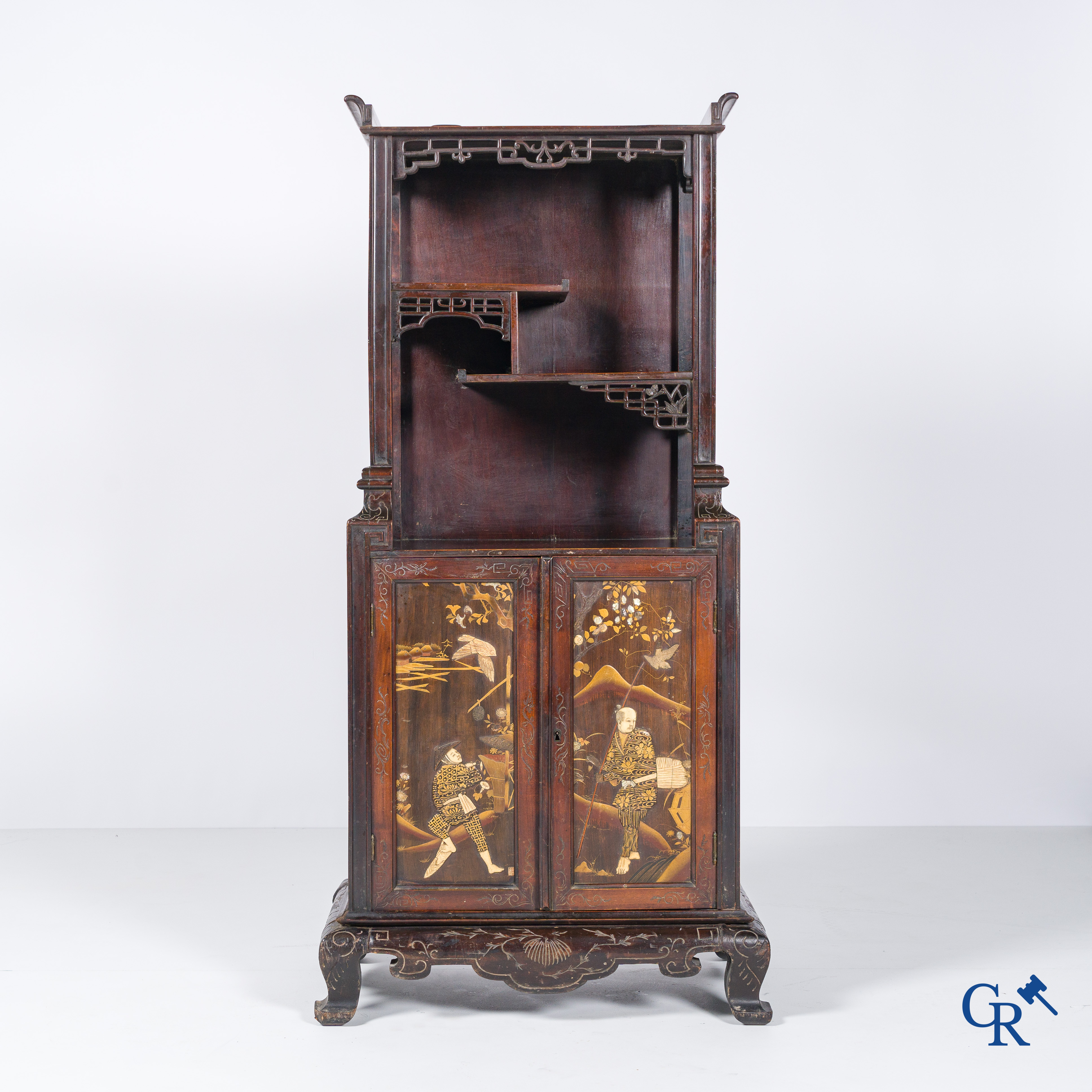 In the manner of Gabriel Viardot, a Japanese style piece of furniture with inlays and Japanese lacquer panels. Late 19th century.