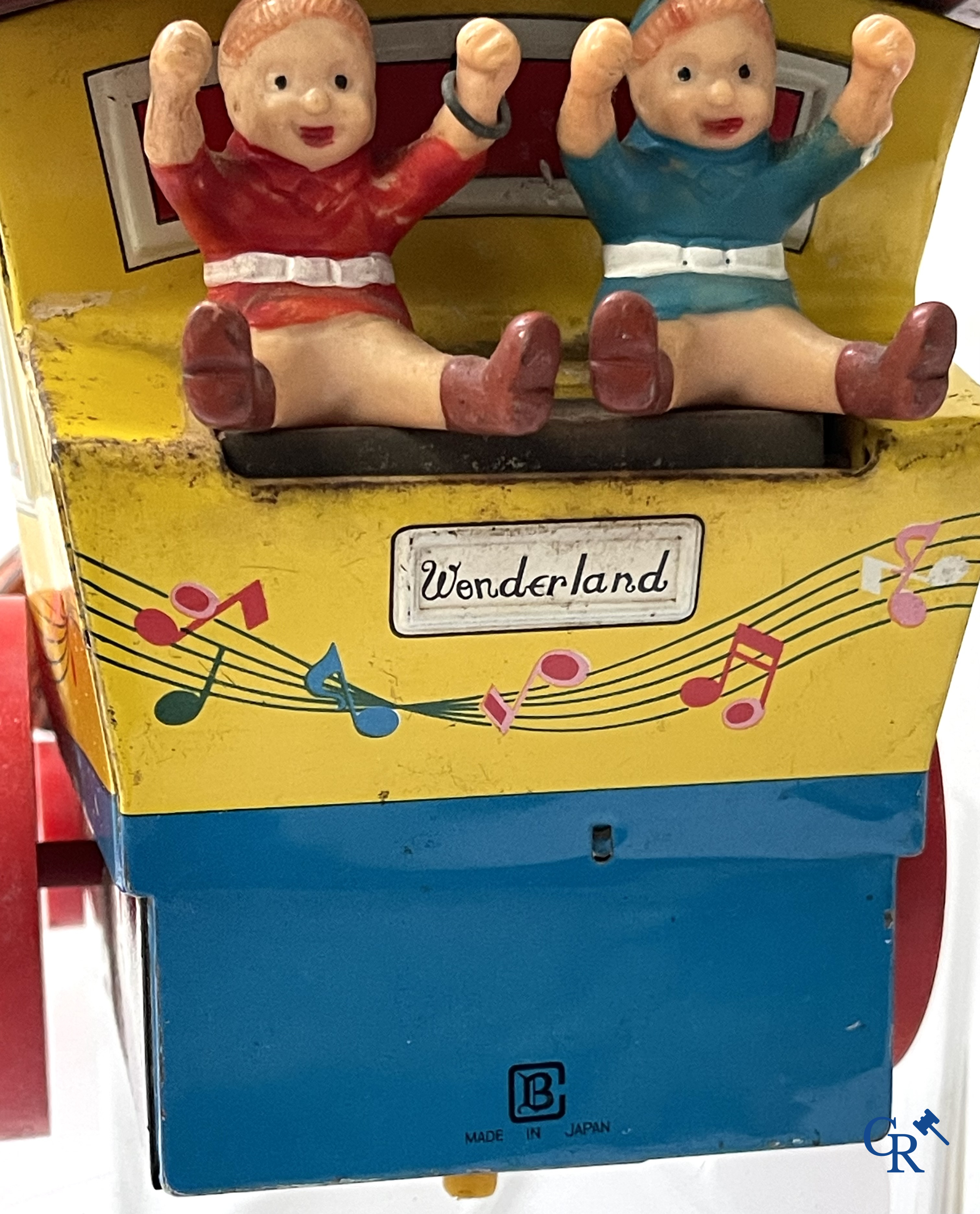 Oud speelgoed, een groot lot mechanisch blikken speelgoed, hoofdzakelijk Western Germany en Japanse makelij.