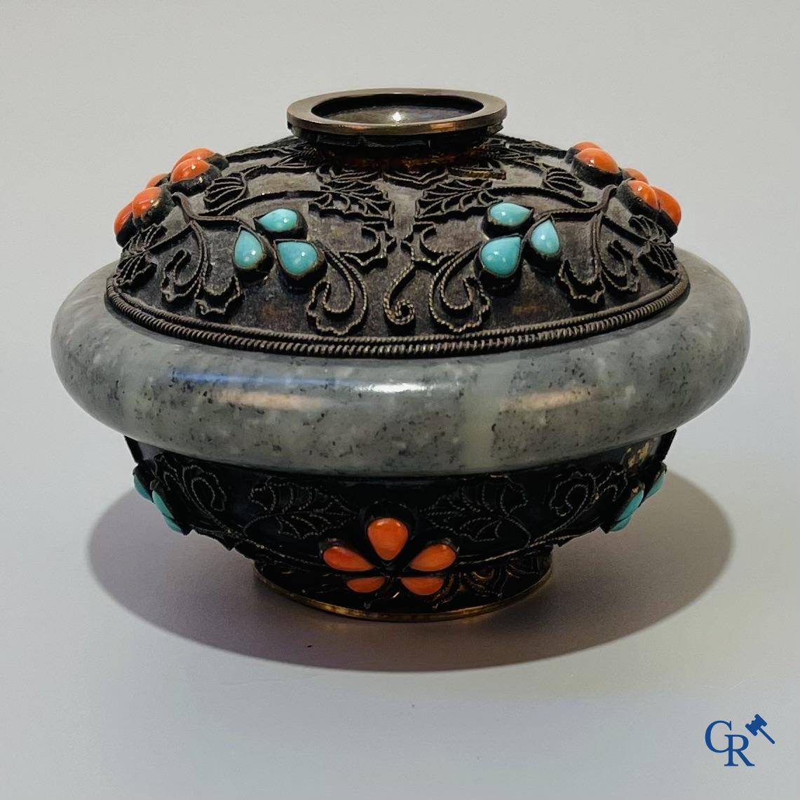 Cartier à Paris: Briquet et lunettes dans leur étui d'origine.