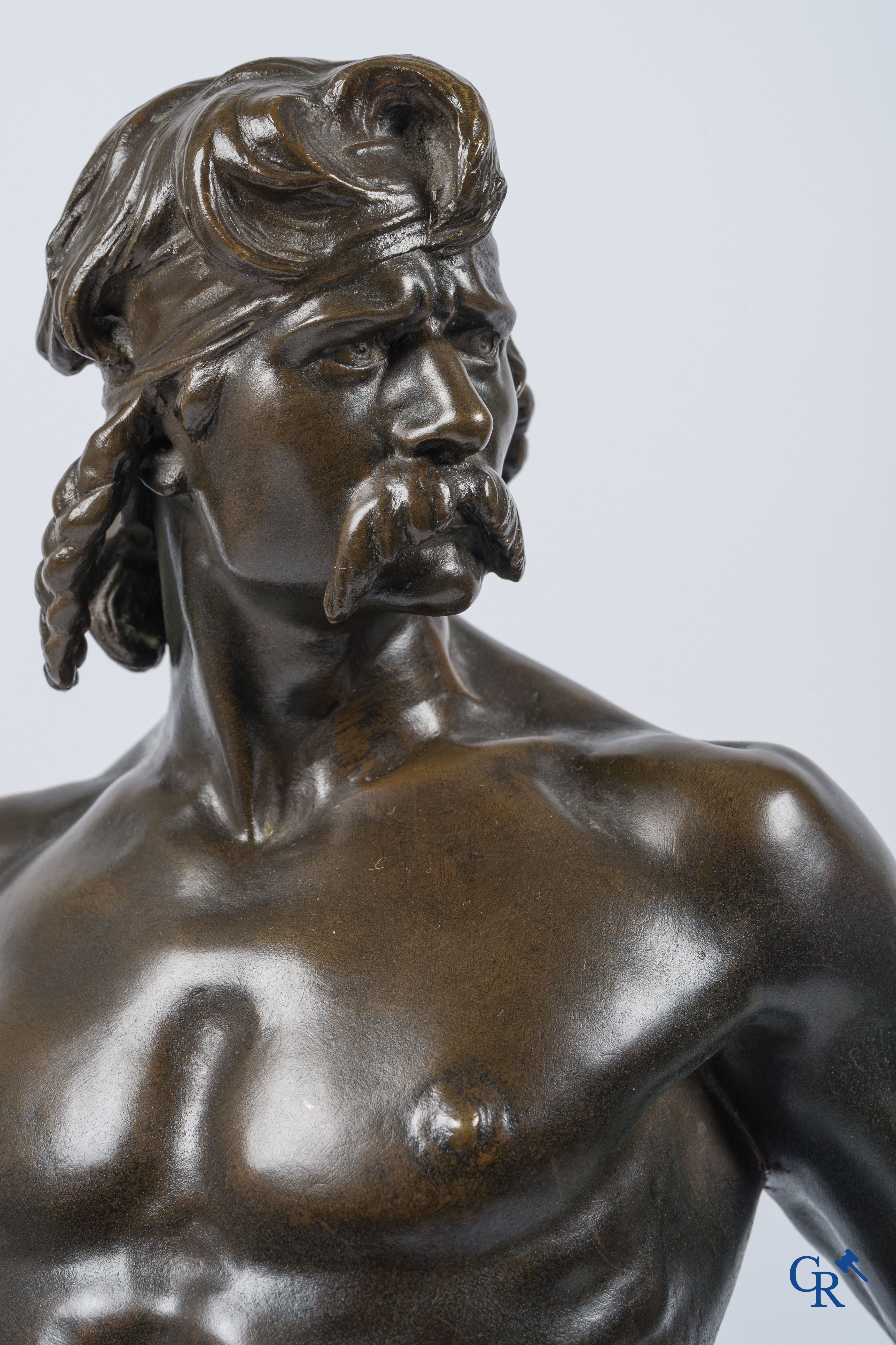 Emile André Boisseau (1842-1923) La défense du foyer. Salon des Beaux Art. Gieterijstempel Société des bronzes de Paris.