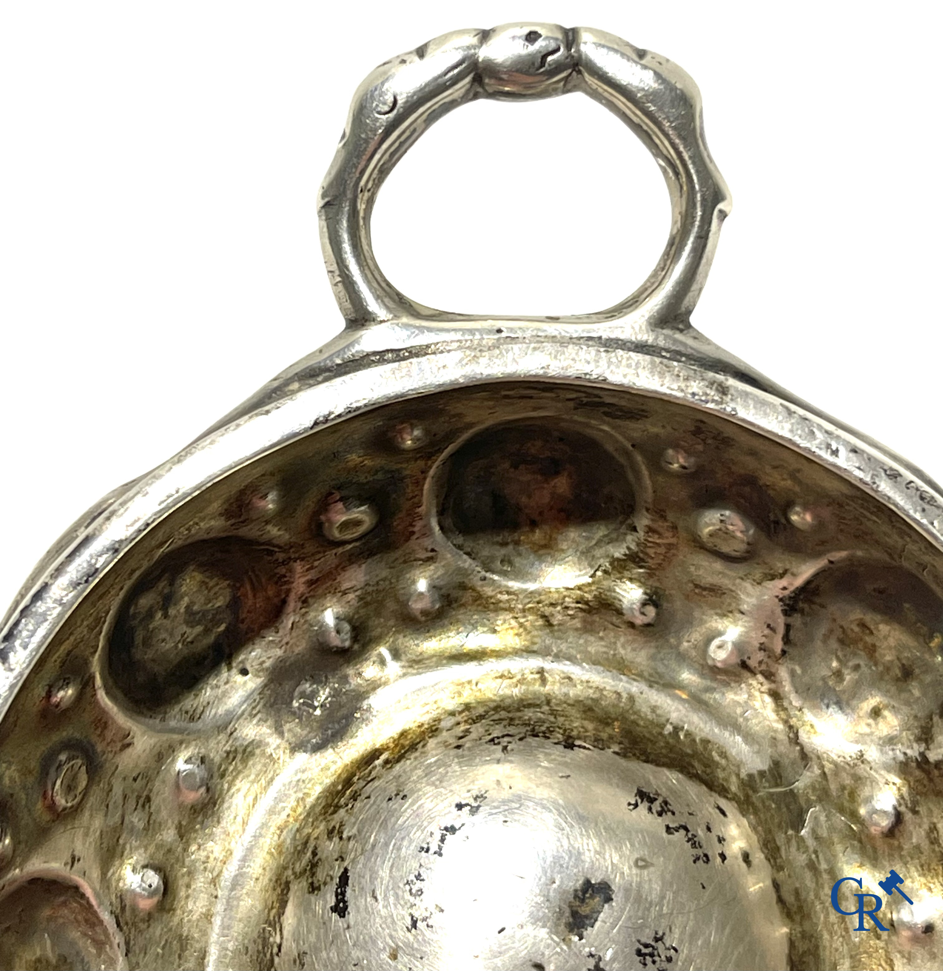 2 Zilveren wijnproevers of zogenaamde tastevin met opschriften. Frankrijk, Parijs 18e eeuw.