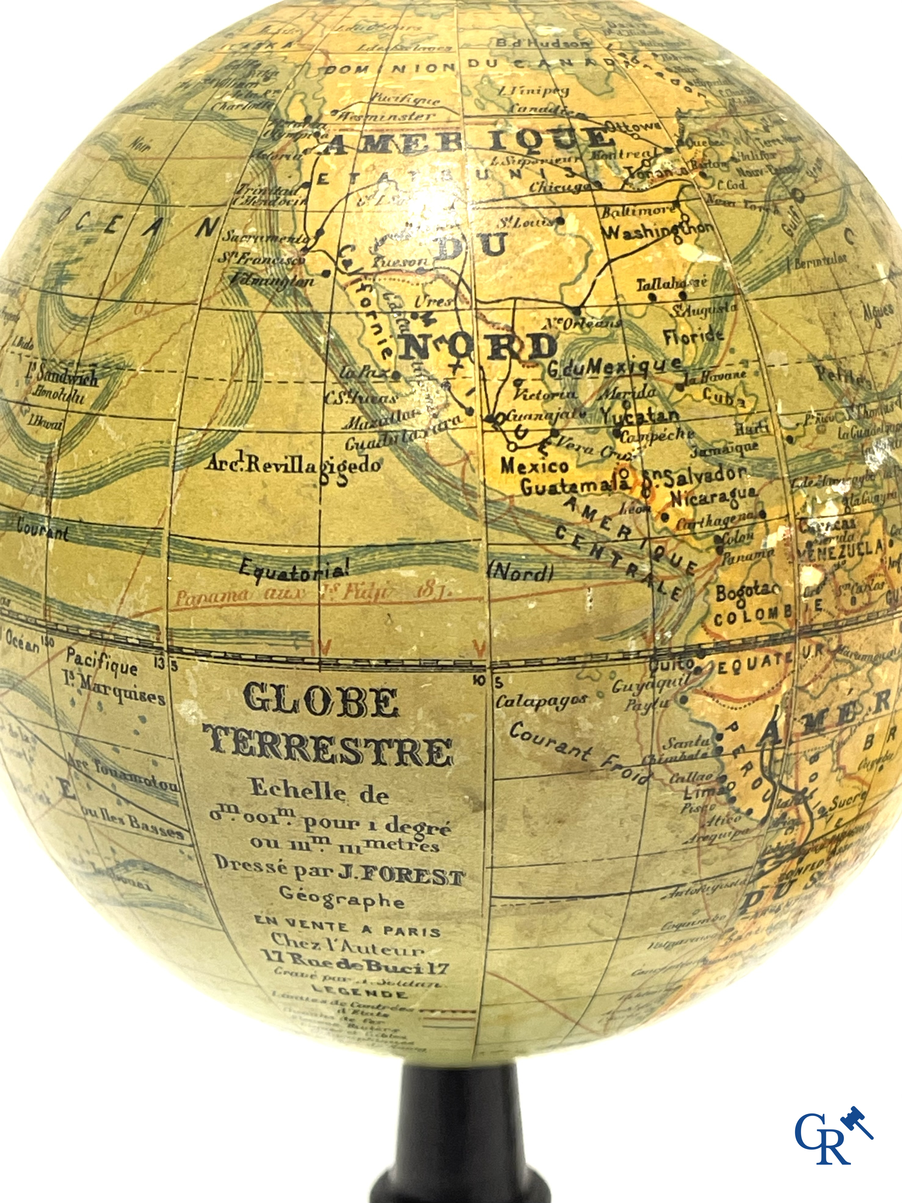 2 Miniature globes, globe terrestre par J. Forest Paris.