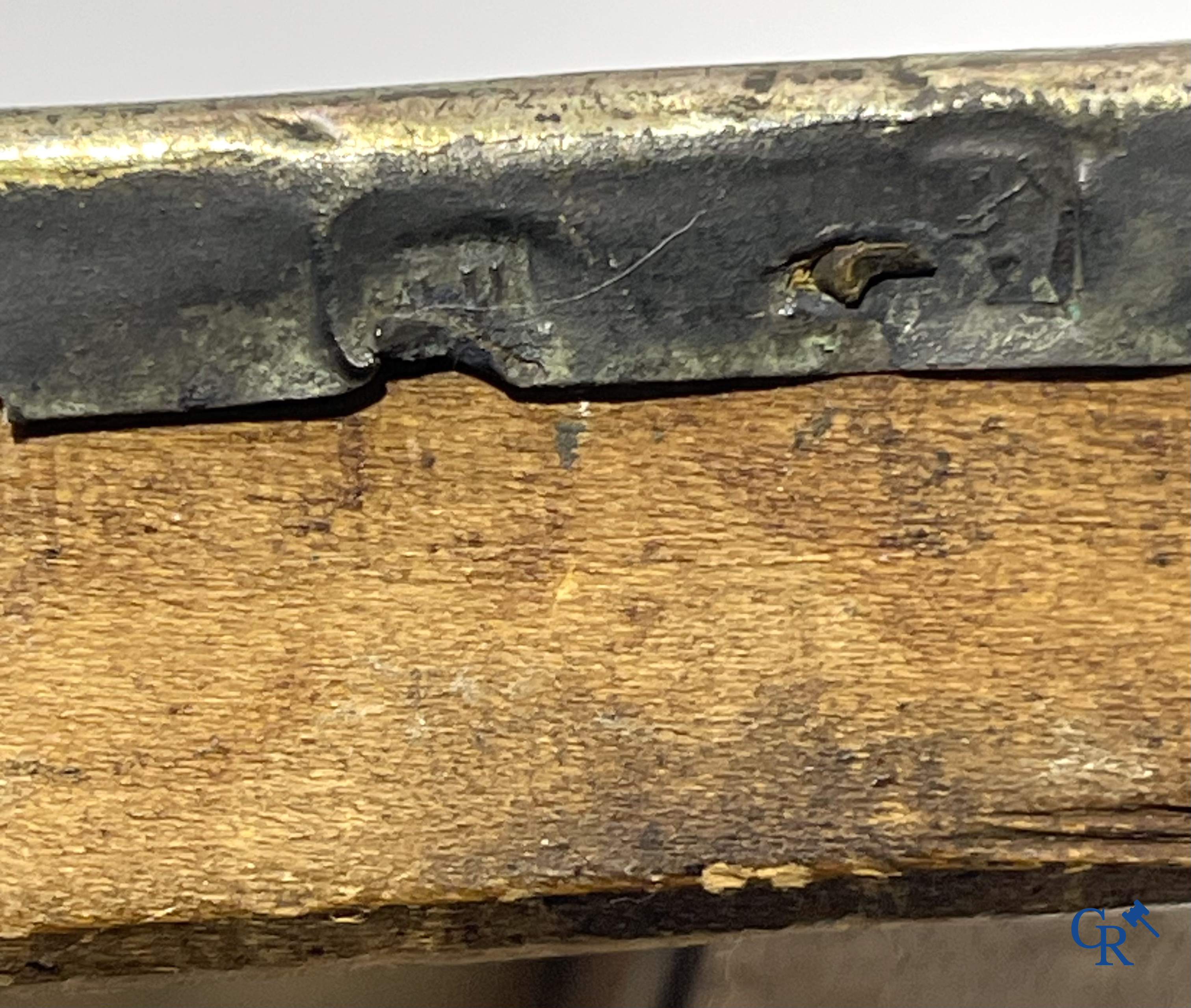 2 Russische ikonen. Ikoon met zilver oklad, meerdere keurmerken en een ikoon met Saint Seraphim of Sarov. 19e.