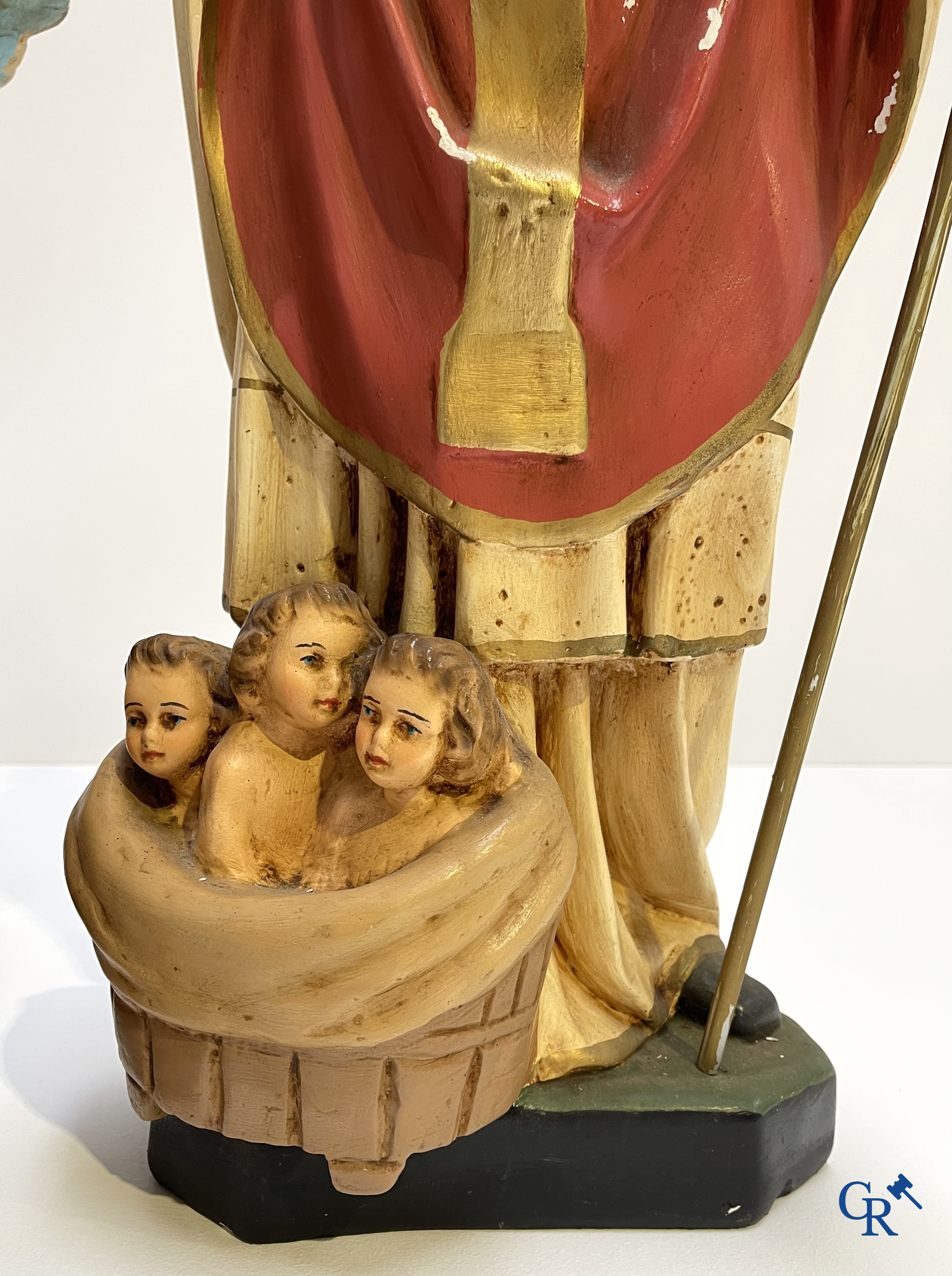 Religieuze objecten. 4 plaaster heiligbeelden. St. Judas, getroonde Christus, Nicolaas van Myra, Jezus van Praag.