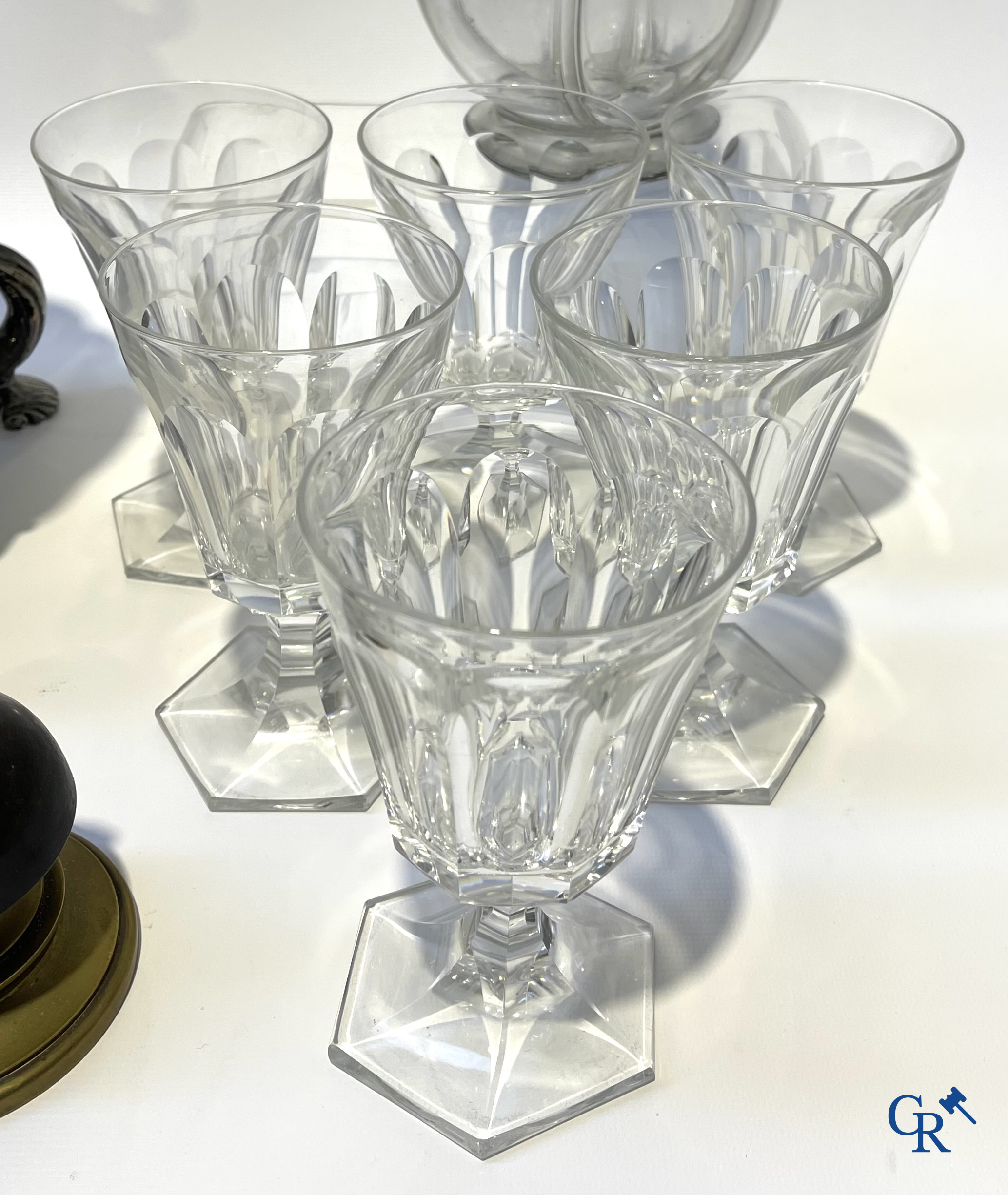 Lot antiques: Carafe, Val Saint Lambert, bronze table bell, carafe with silver frame, miniature Thomas Sidney Cooper, etc.