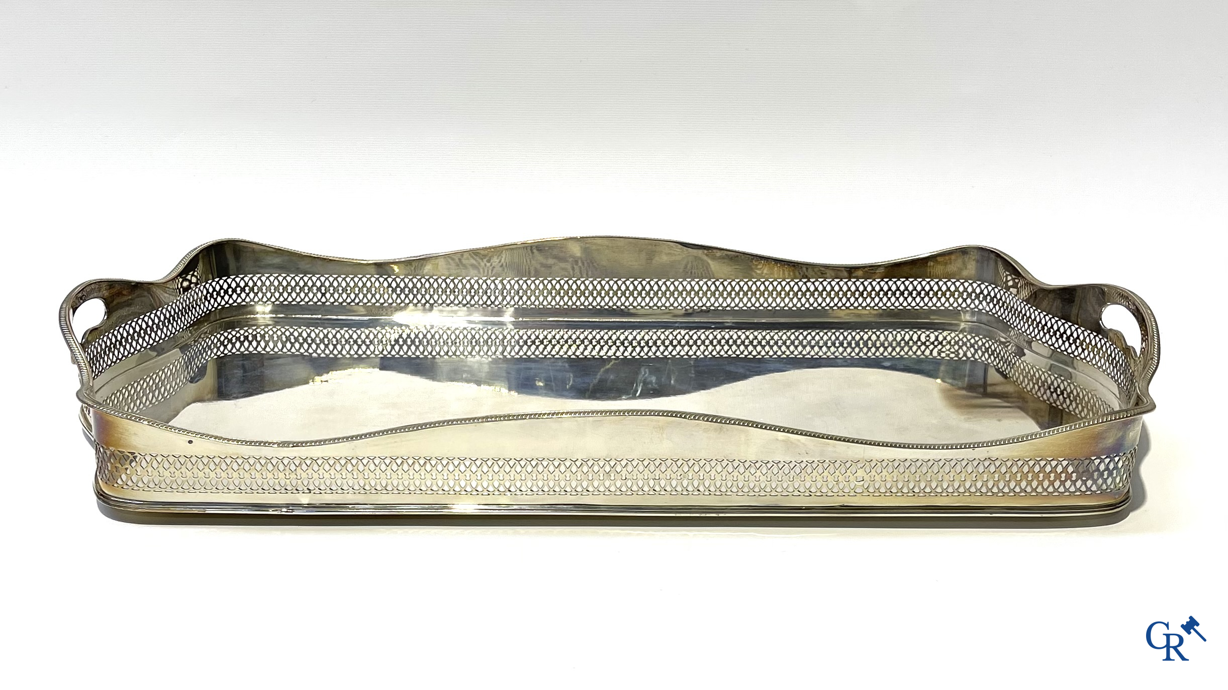 Pair of English sauce bowls with lid, a large rectangular tray and an octagonal tray in silver-plated metal.