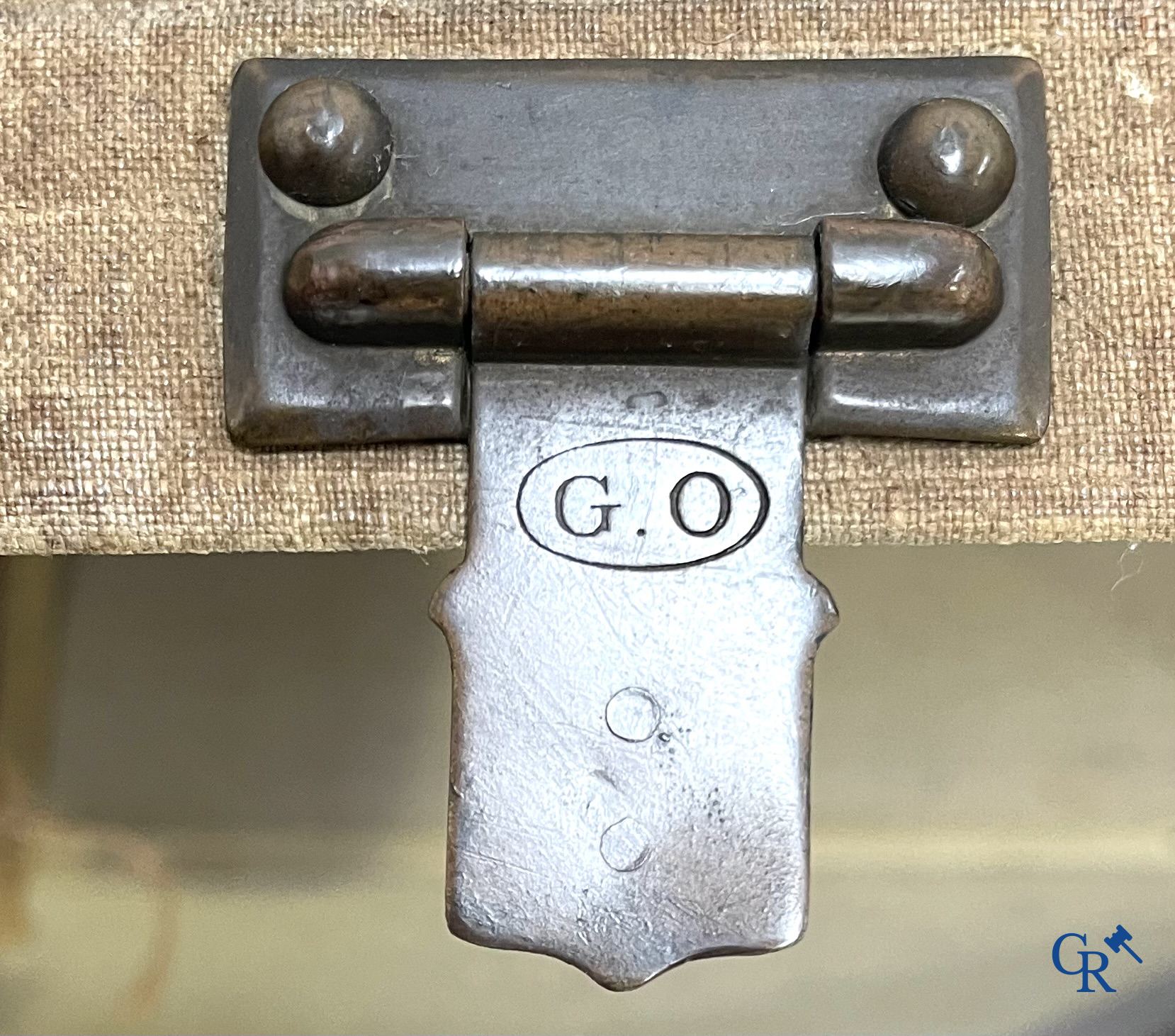 2 Antieke decoratieve koffers, hout met leder. Circa 1900.