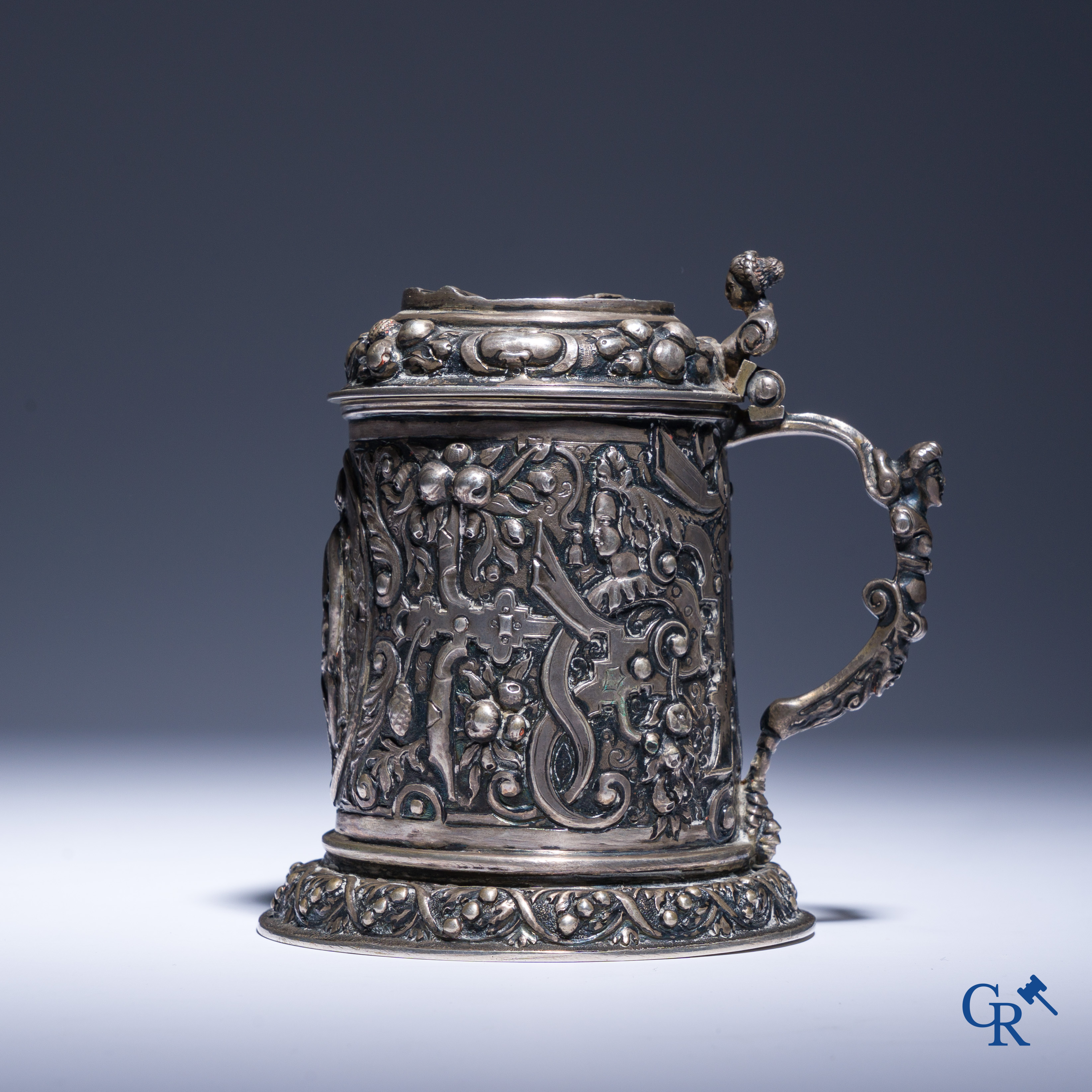 Zilver, Tankard. Profiel van Karel V "Karoli qvinti effigies" en een afbeelding van de Zuilen van Hercules.
