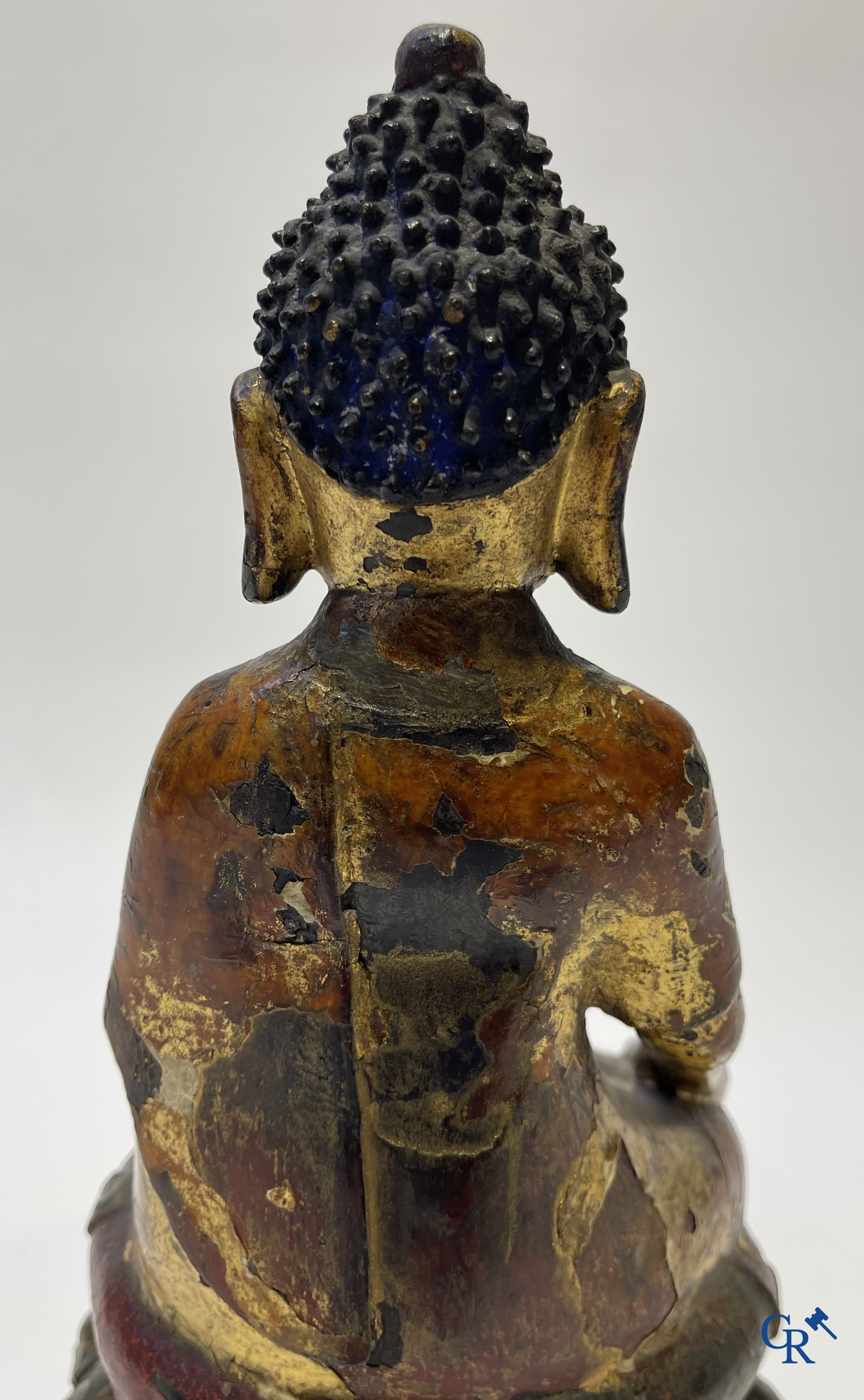 Aziatica, Een Sino-Tibetaanse vergulde bronzen Boeddha. 17e-18e eeuw.