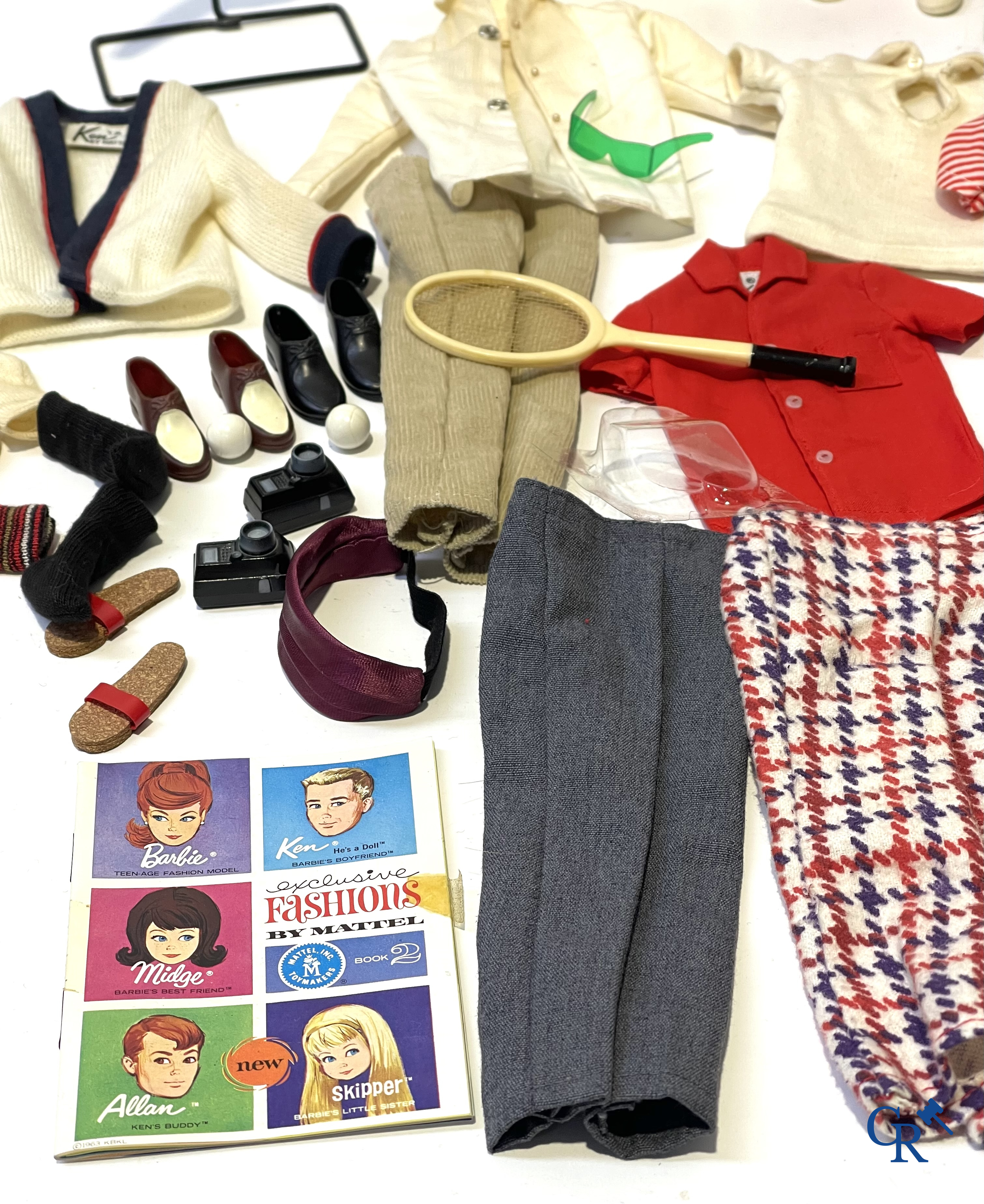 Old Toys. Mattel, a great lot of dolls and attributes. Barbie, Ricky, Skipper, Ken etc. 1960's and later.