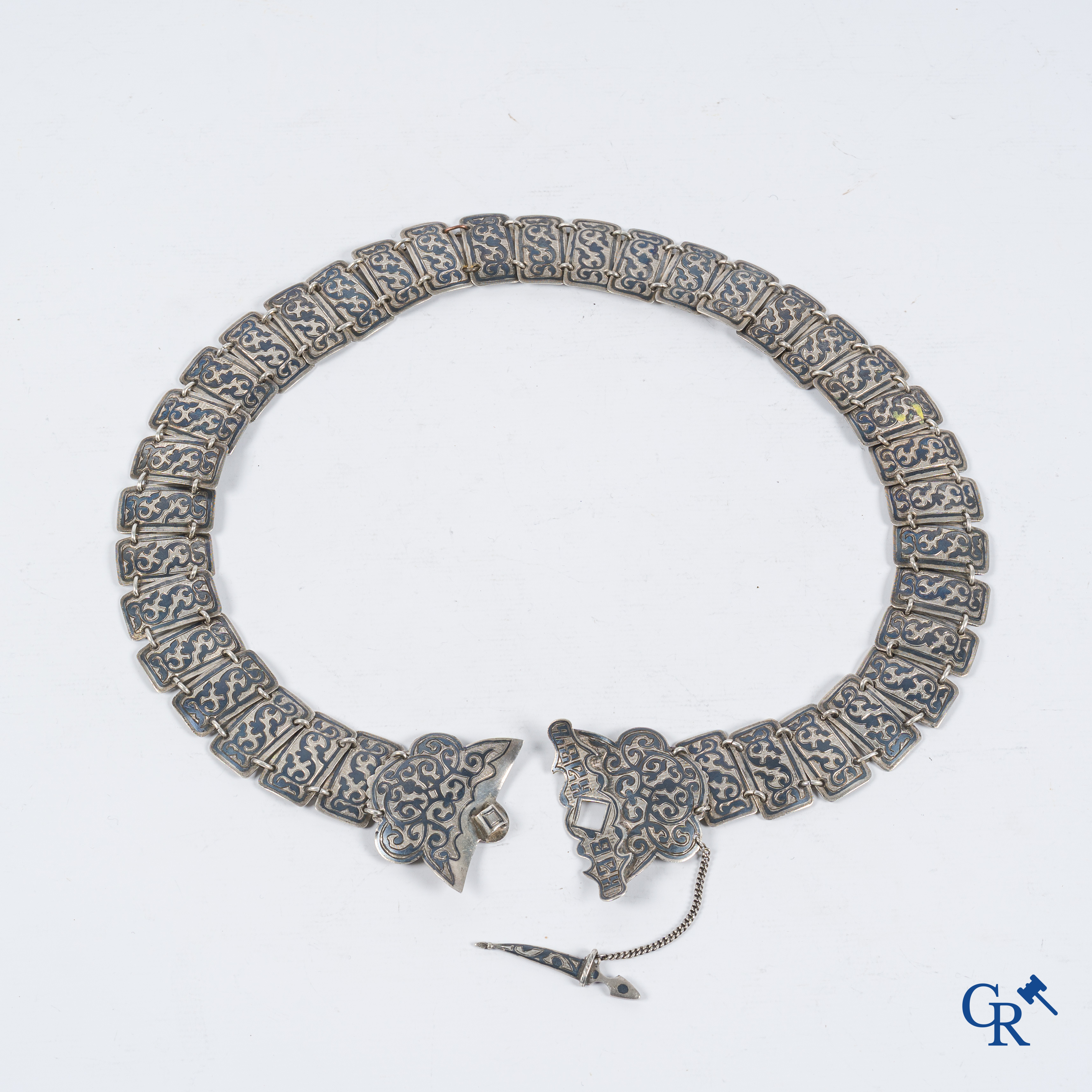 Russisch zilver. Ceremoniële riem in niello zilver, 84 kokochnik Moscou. Meestermerk Vasily Ivanovich Andreev.