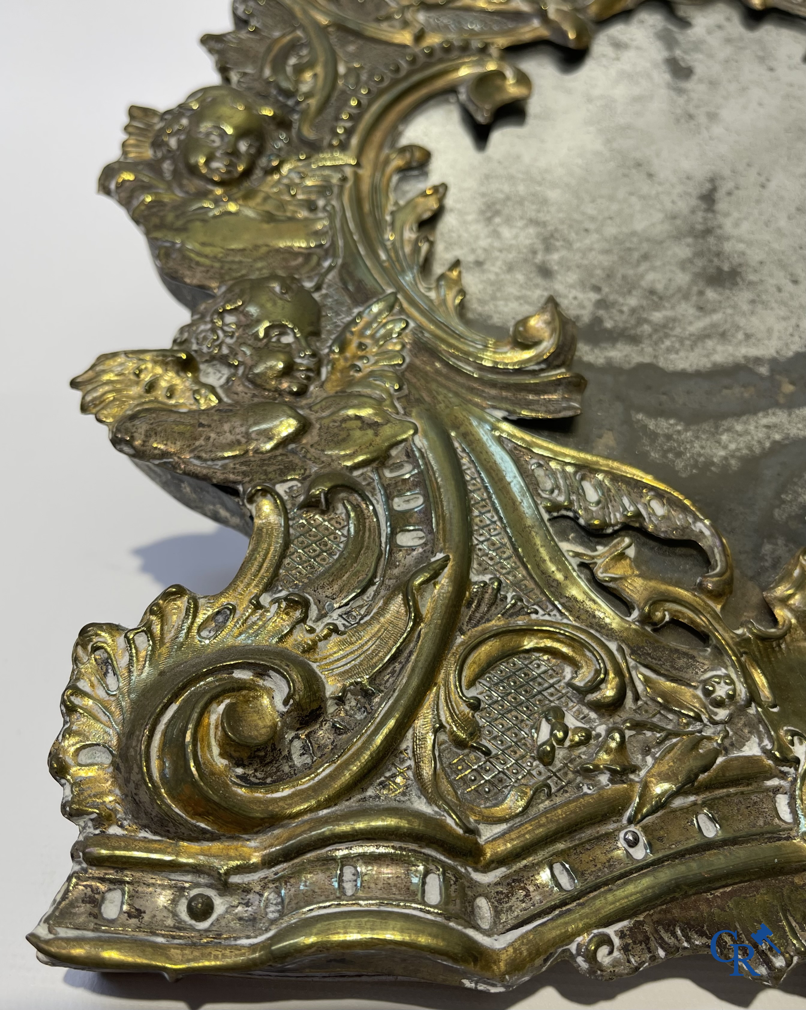 Paar wandlichten met spiegels, koper en bronzen kaarsenhouders. XVIIIe eeuw. Met certificaat uit 1984 van J. Zeberg.