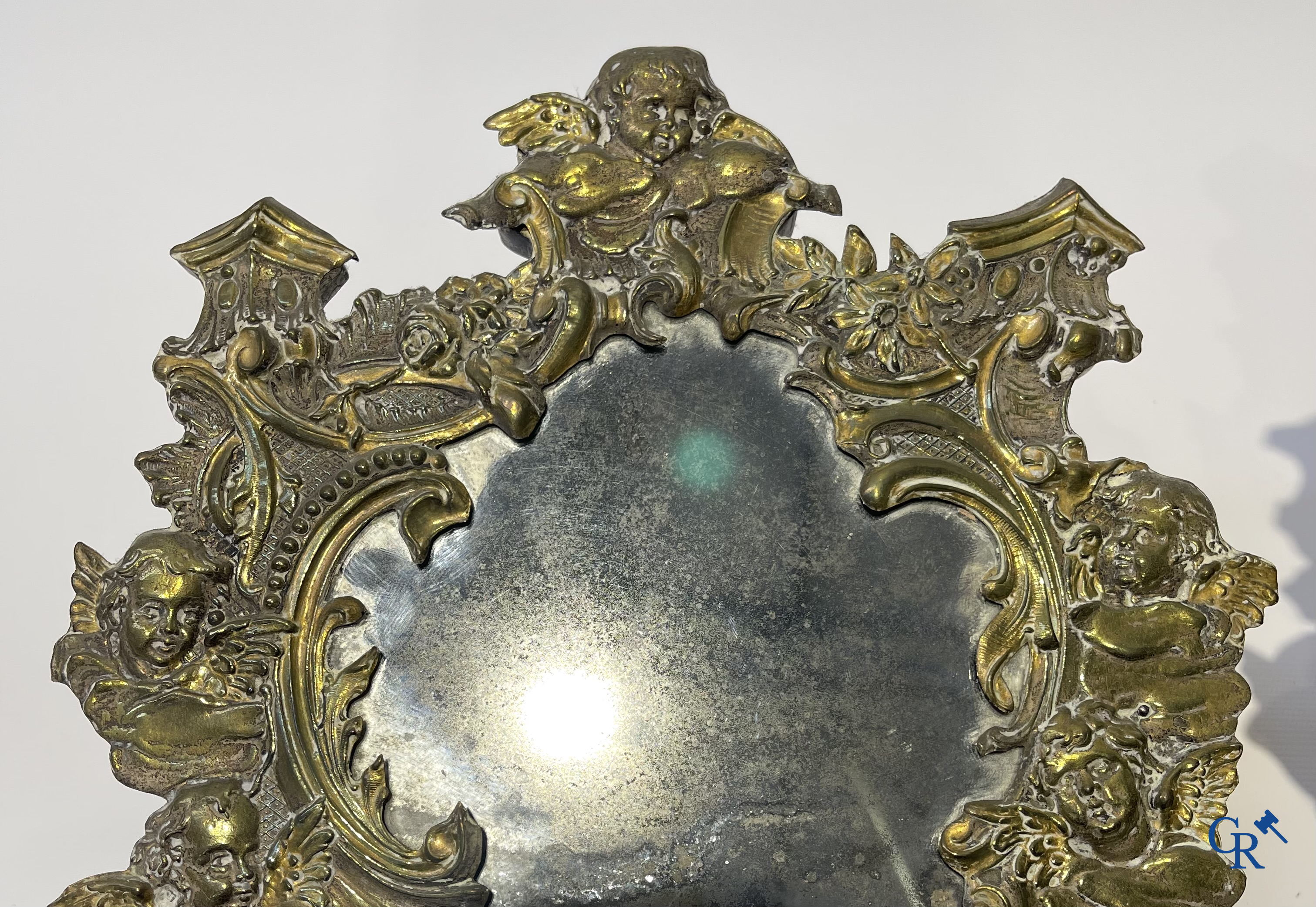 Paar wandlichten met spiegels, koper en bronzen kaarsenhouders. XVIIIe eeuw. Met certificaat uit 1984 van J. Zeberg.