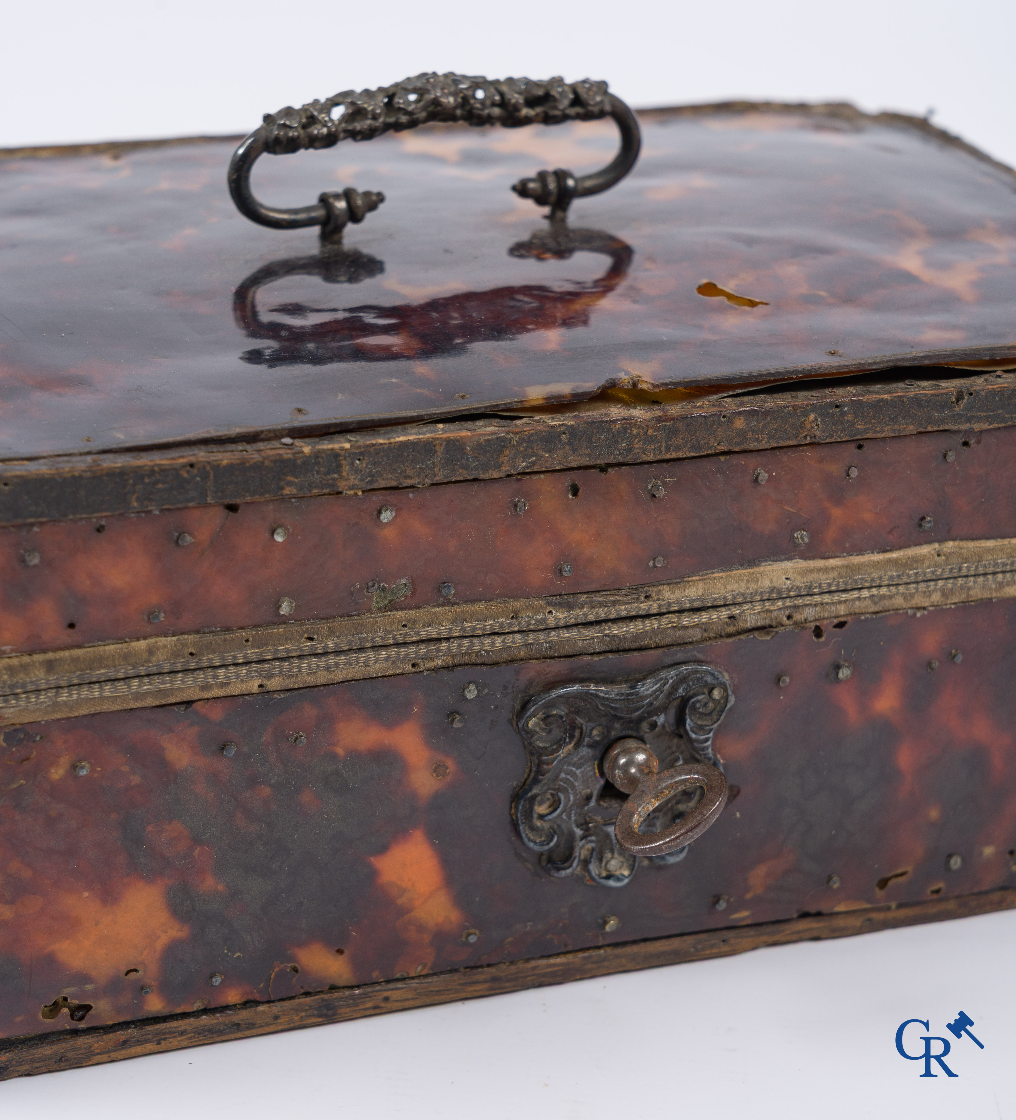 France, 17th century. Tortoise-shell box with silver frames. Louis XIV.