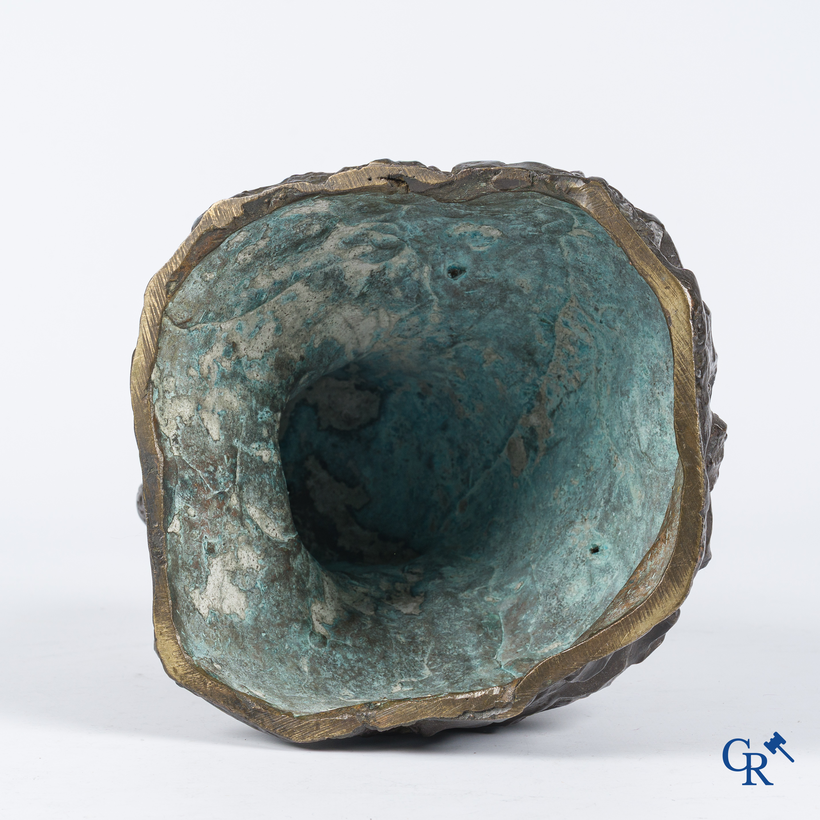 Karel Bonaugure (1880-1947) Buste van een Franse bulldog. Cire perdue. Gieterij Verbeyst Brussel. Gedateerd 1930.