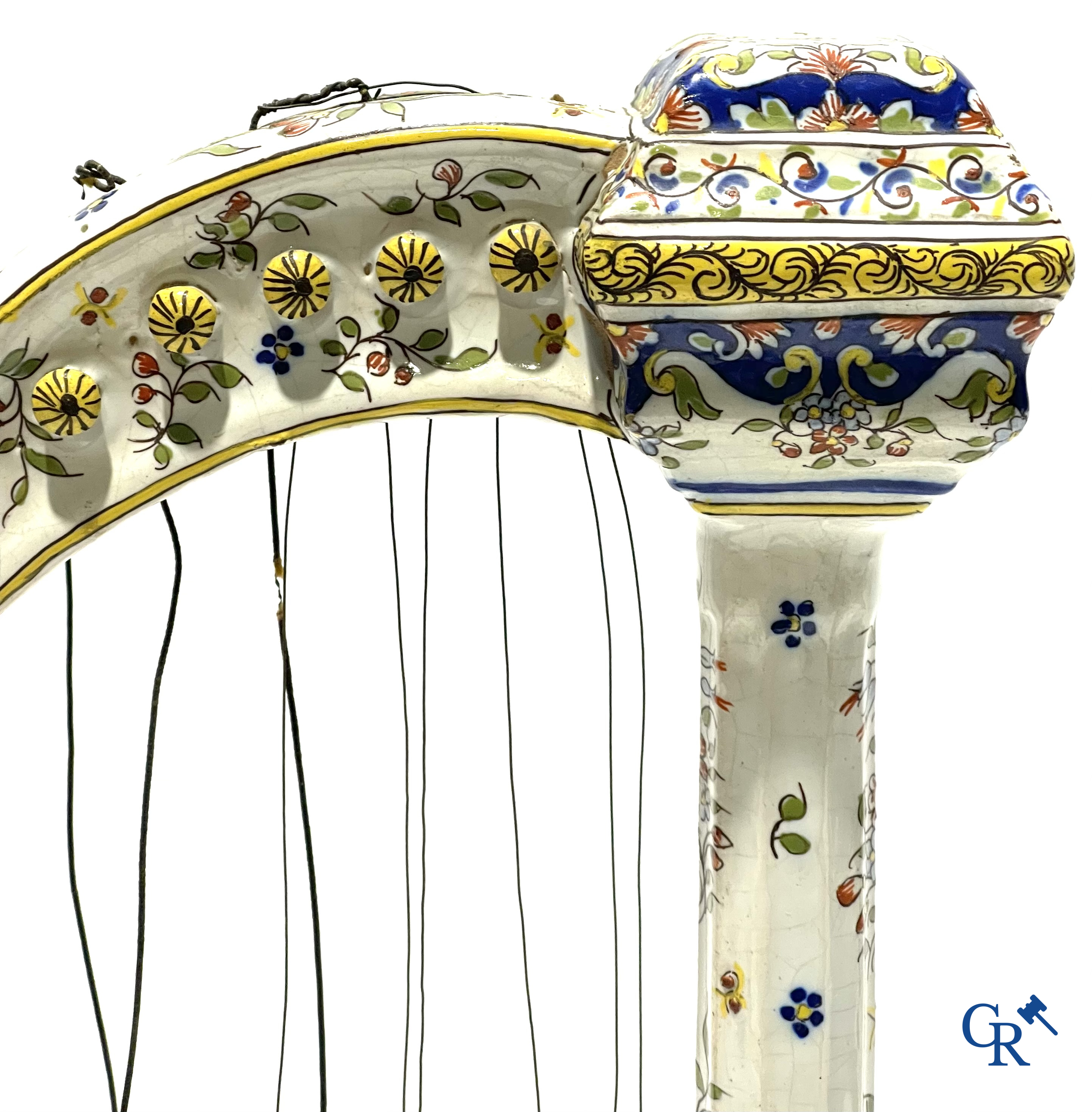 Faience of Rouen, Devres. Interesting and large lot with various polychrome pieces. 19th century.