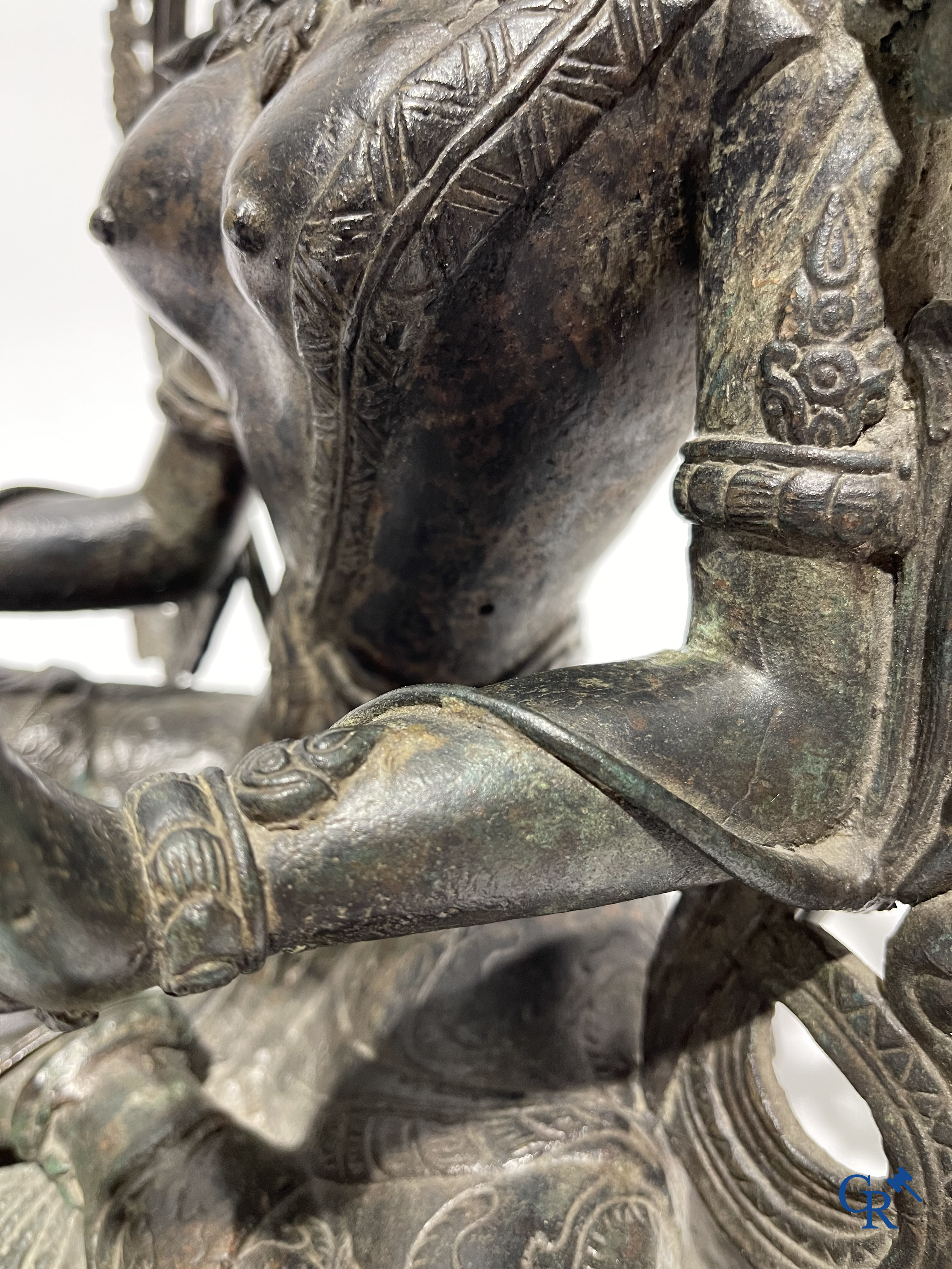 Aziatica, Een bronzen voorstelling van Syamatara. Resten van vergulding. Tibet, 19e eeuw.