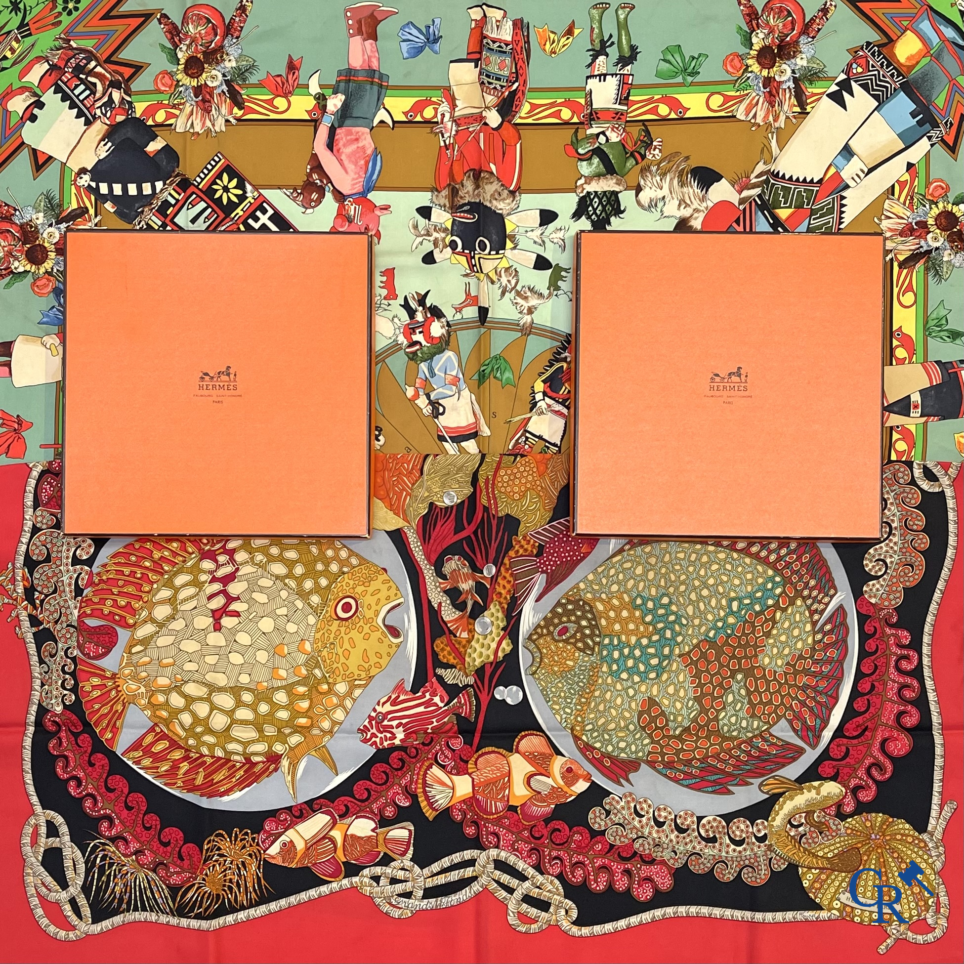 HERMES Paris. 2 Hermès sjaals in originele doos. Grands Fonds, Annie Faivre en Kachinas, Kermit Oliver.
